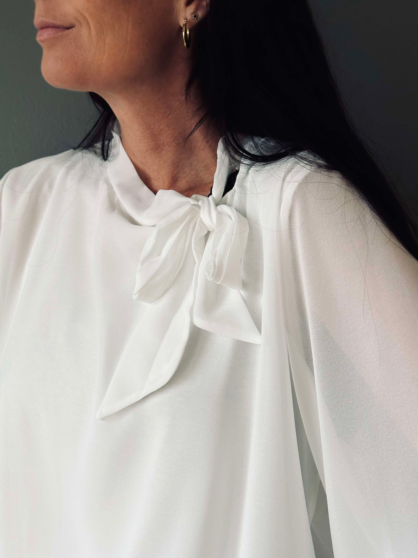 Bluse m. Schleife - White