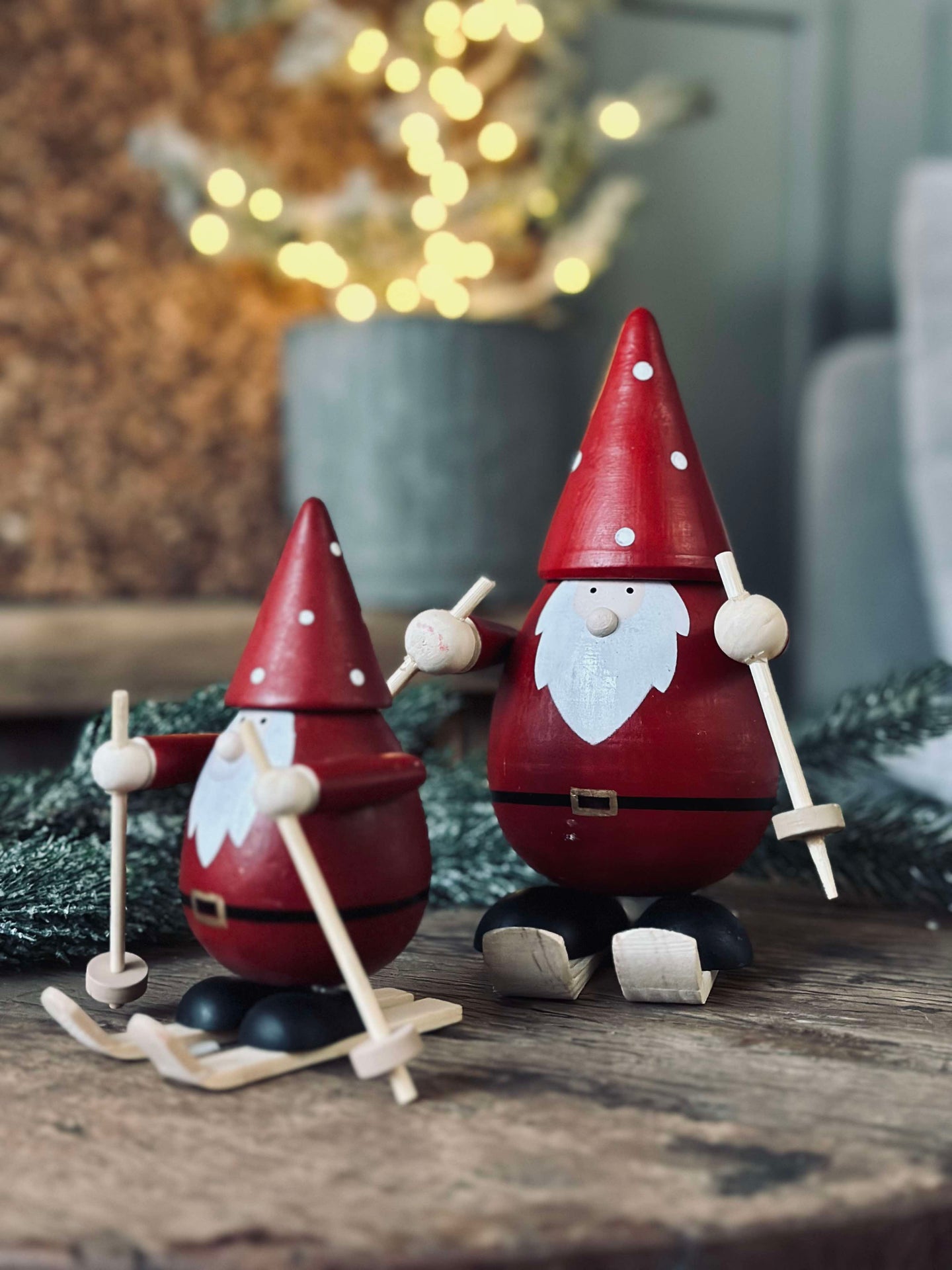 Weihnachtsmann auf Skiern - Large