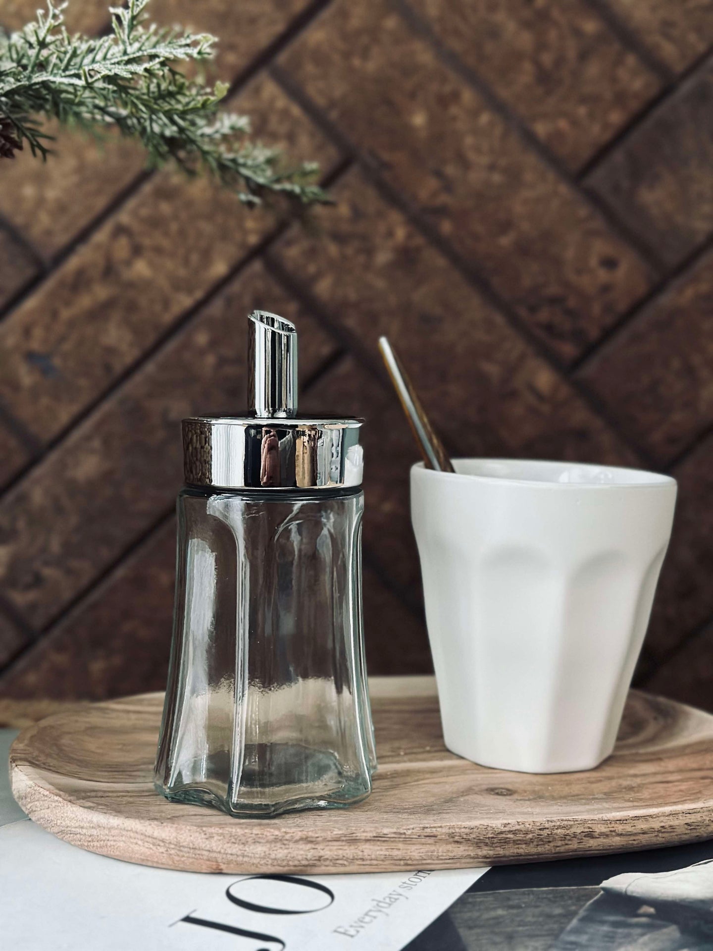 Zuckerstreuer aus Glas