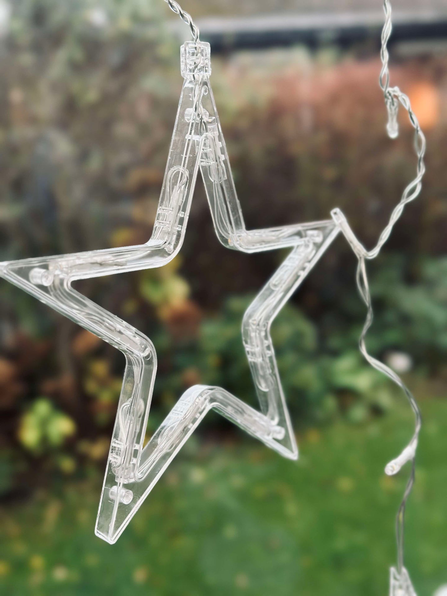 Lichterkette mit 12 Sternen - Zugelassen für innen / außen