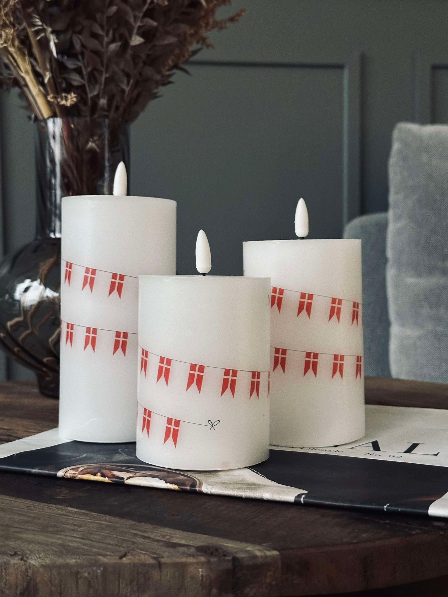 LED-Blockkerzen mit Flagge – Set mit 3 Stk. und Fernbedienung