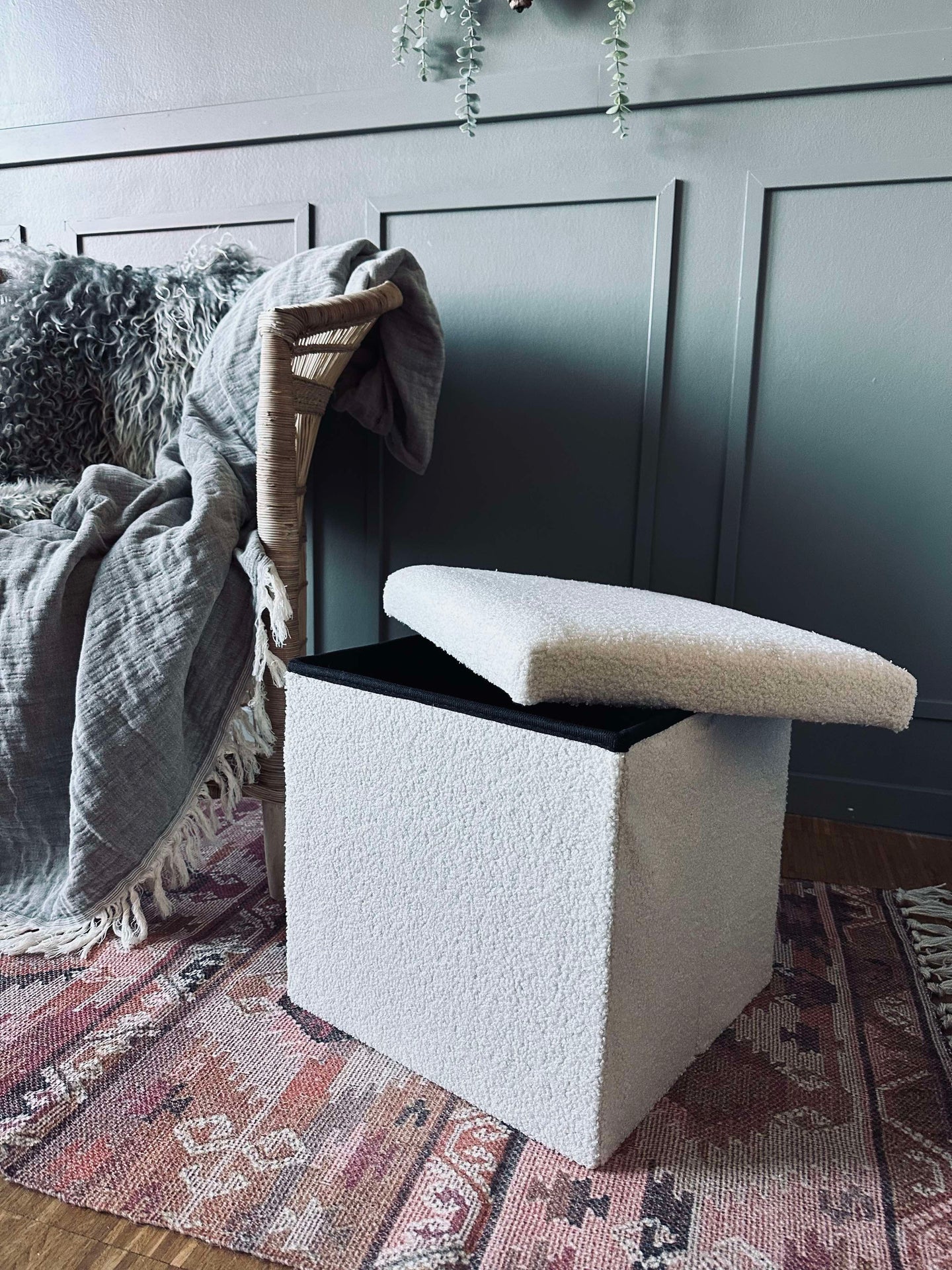 Box mit Deckel - Weiß