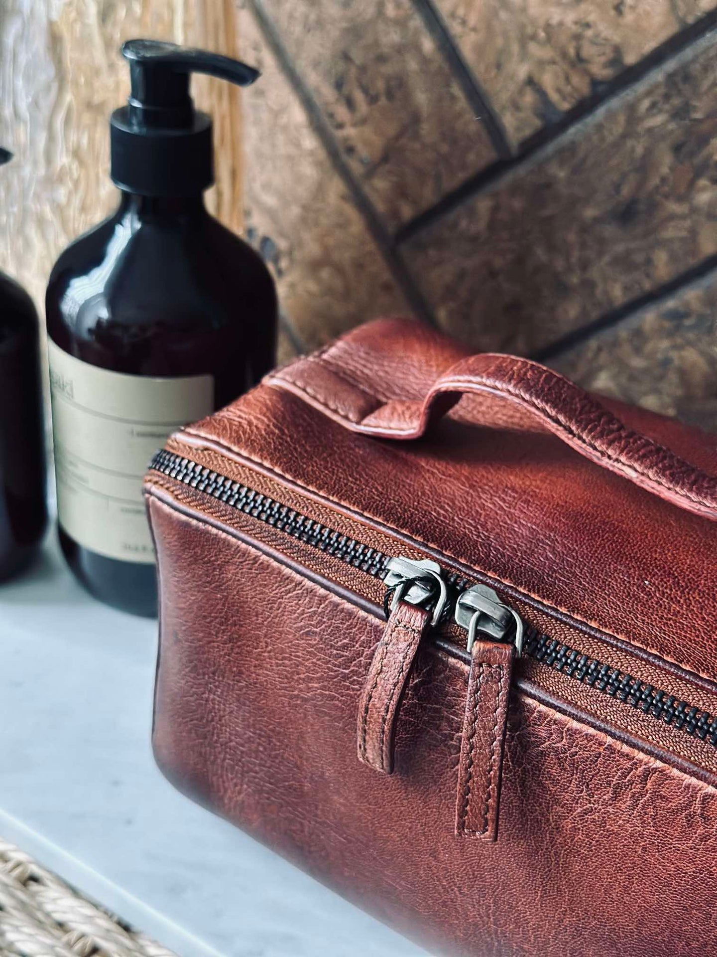 Kulturbeutel Dark Cognac