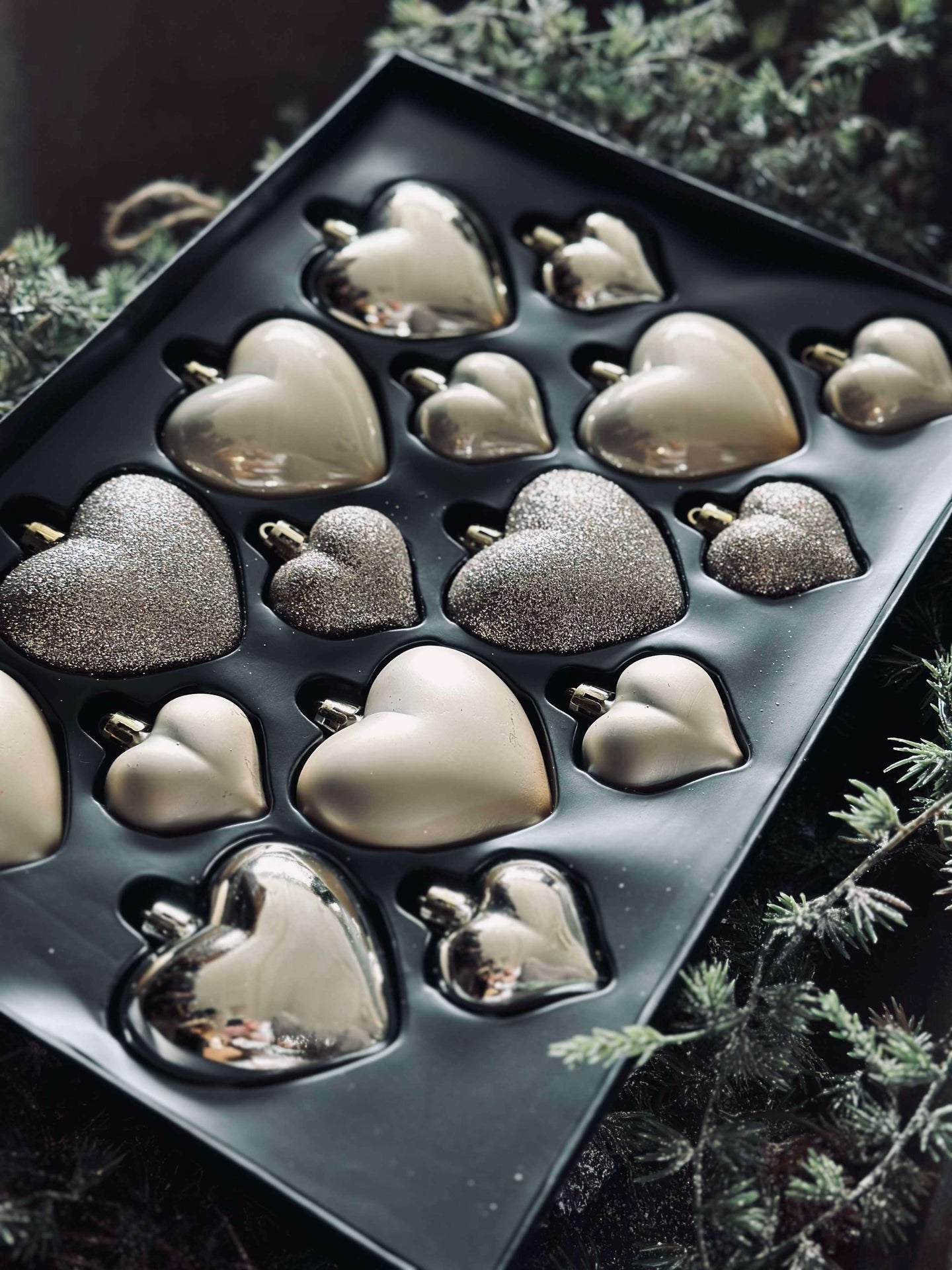 Weihnachtskugel-Set mit Herzen - 16 Stk