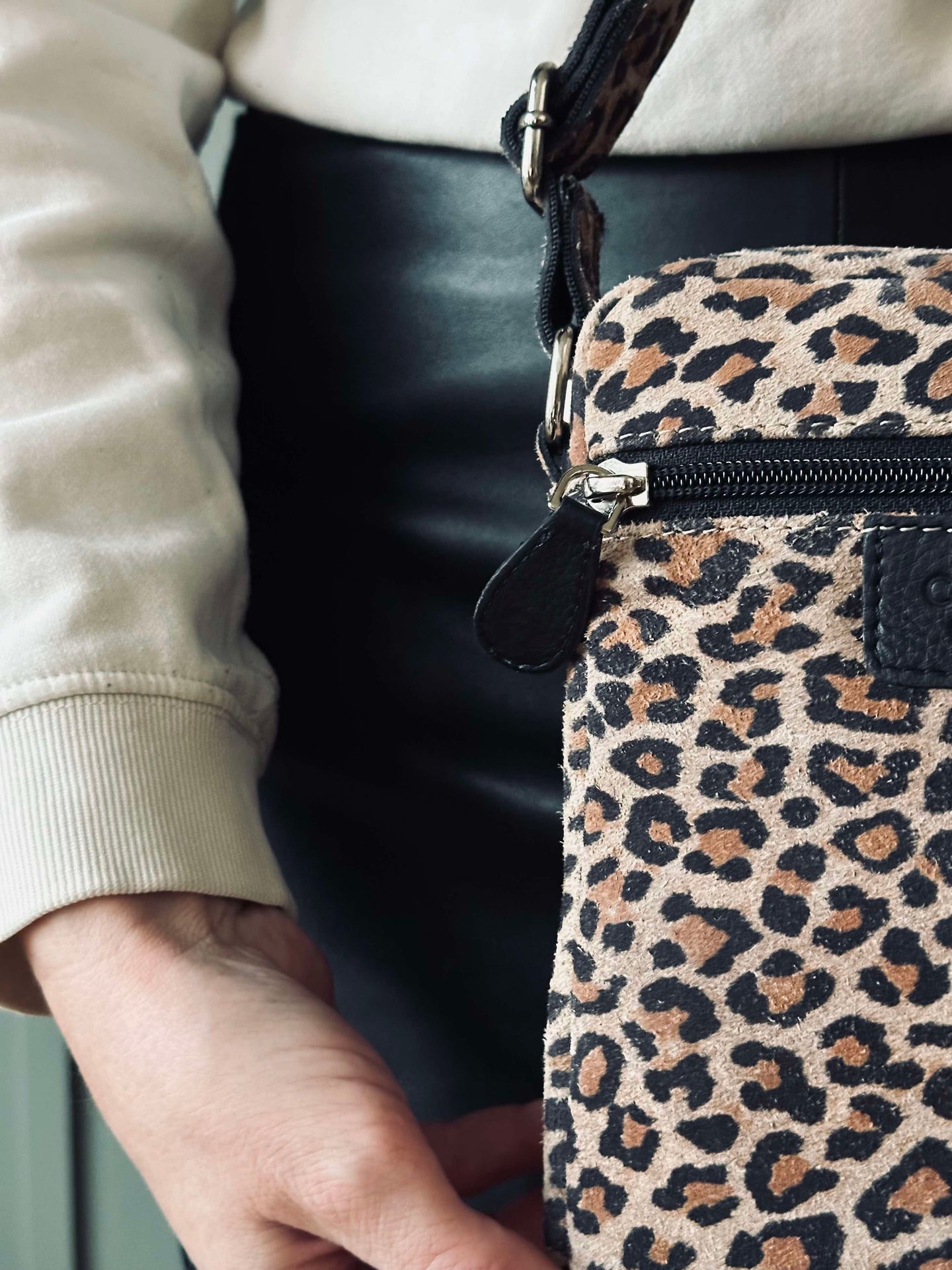 Handytasche / Crossover Daily Leopard