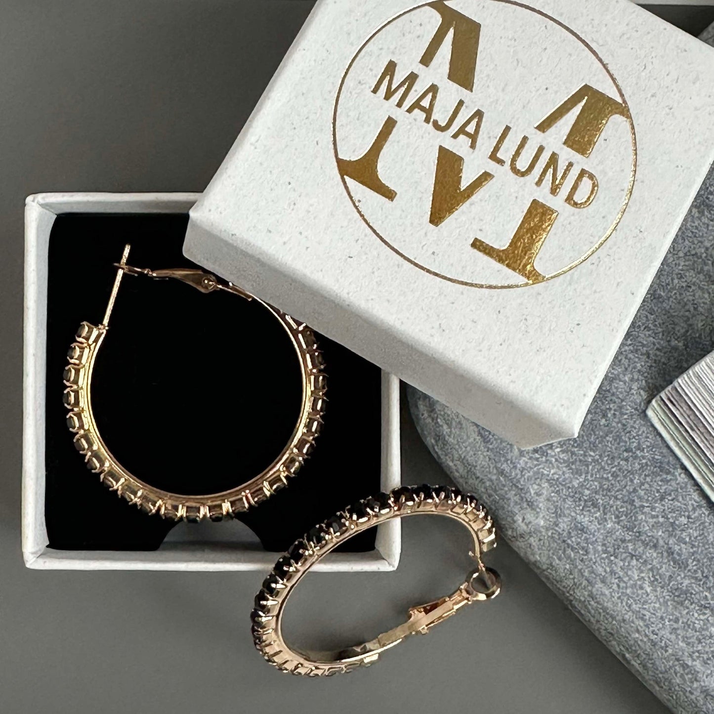 Ohrringe Smilla Hoops 18K vergoldet - Schwarz
