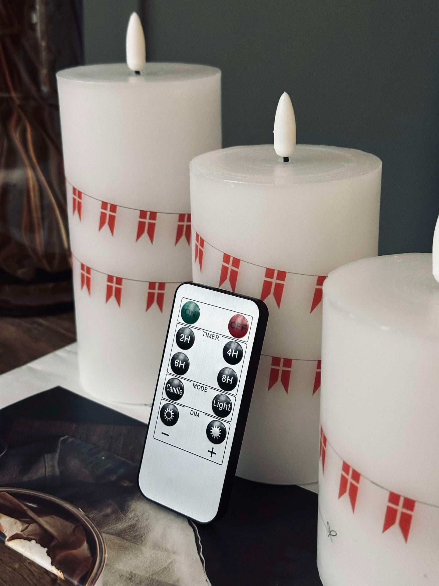 LED-Blockkerzen mit Flagge – Set mit 3 Stk. und Fernbedienung