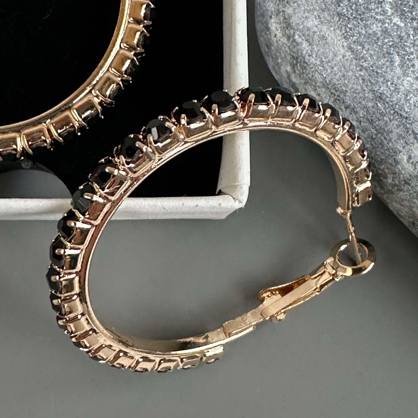 Ohrringe Smilla Hoops 18K vergoldet - Schwarz