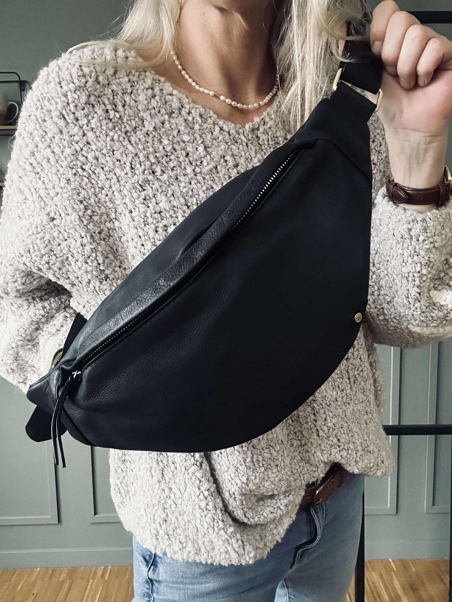 Gürteltasche mit Schnalle - Black leather