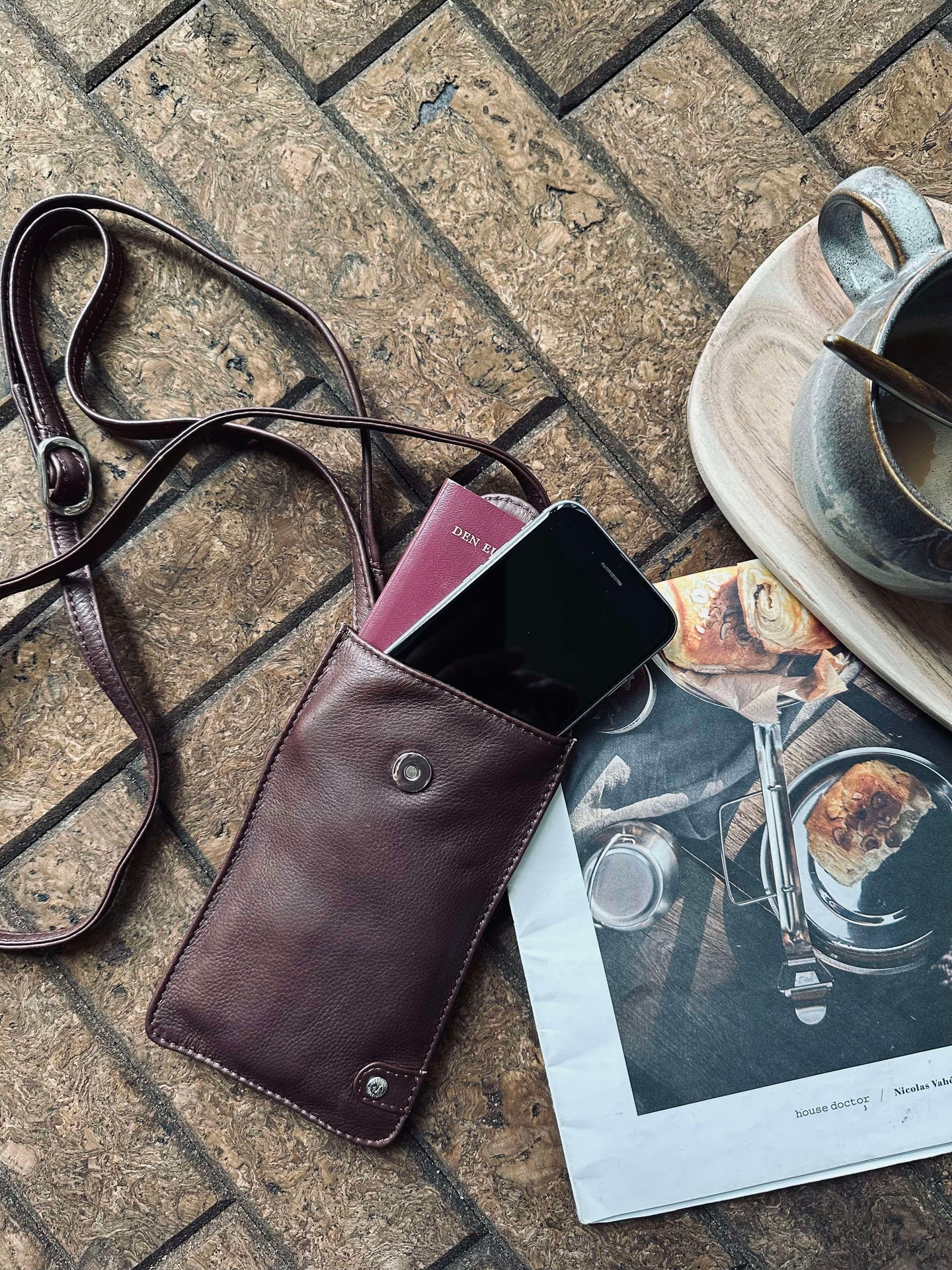 Handytasche Klein Aura Dunkelbraun