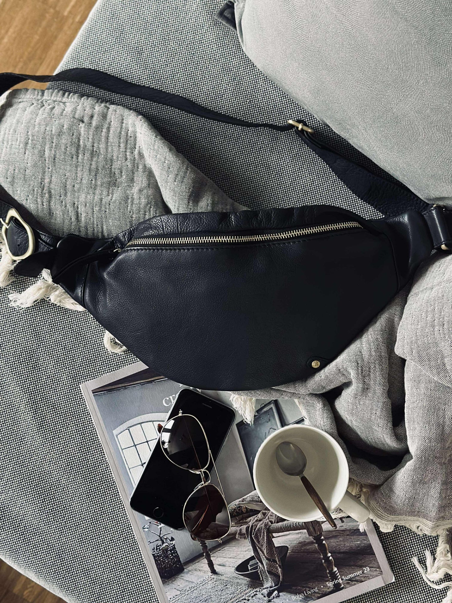 Gürteltasche mit Schnalle - Black leather