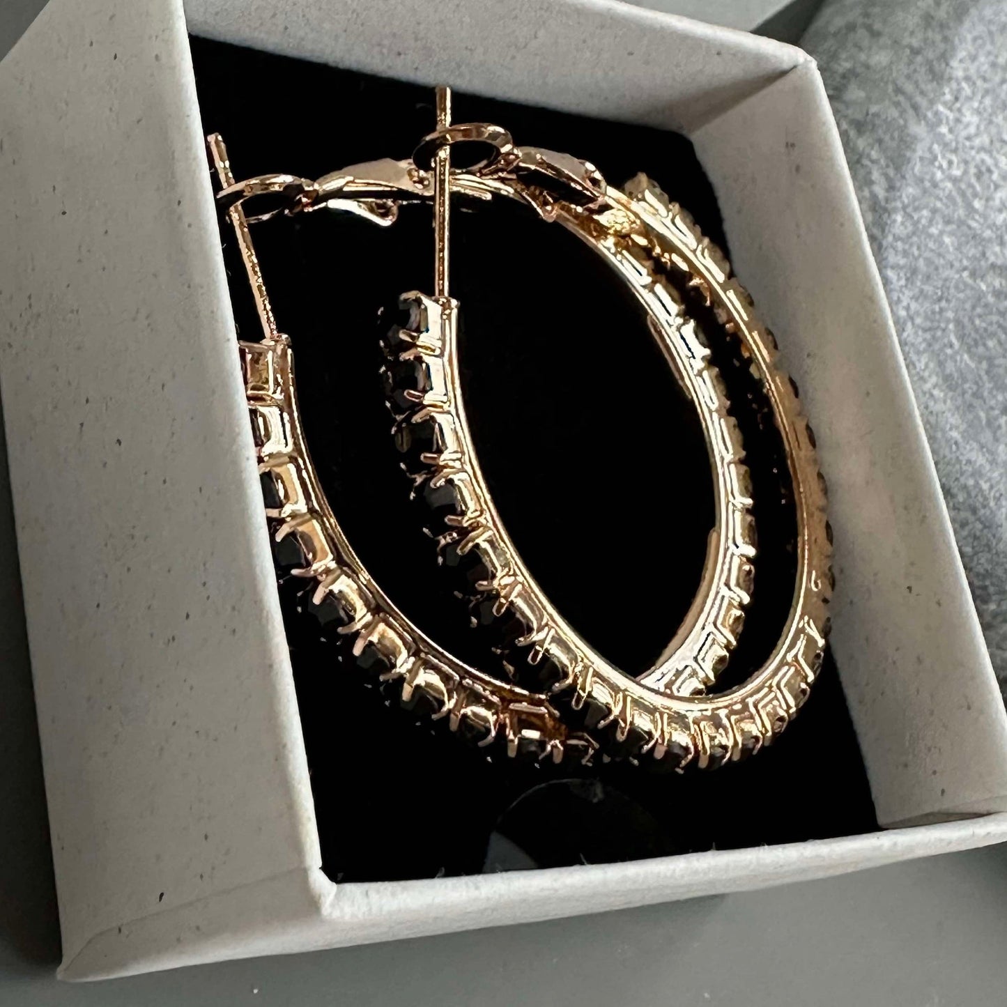 Ohrringe Smilla Hoops 18K vergoldet - Schwarz
