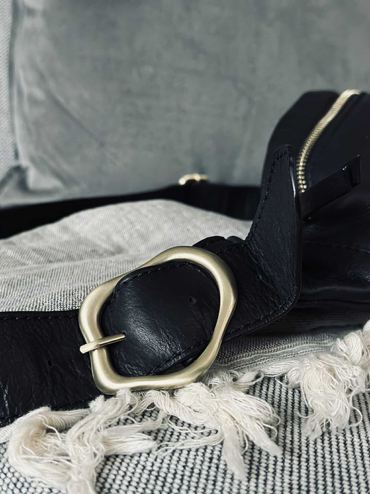 Gürteltasche mit Schnalle - Black leather