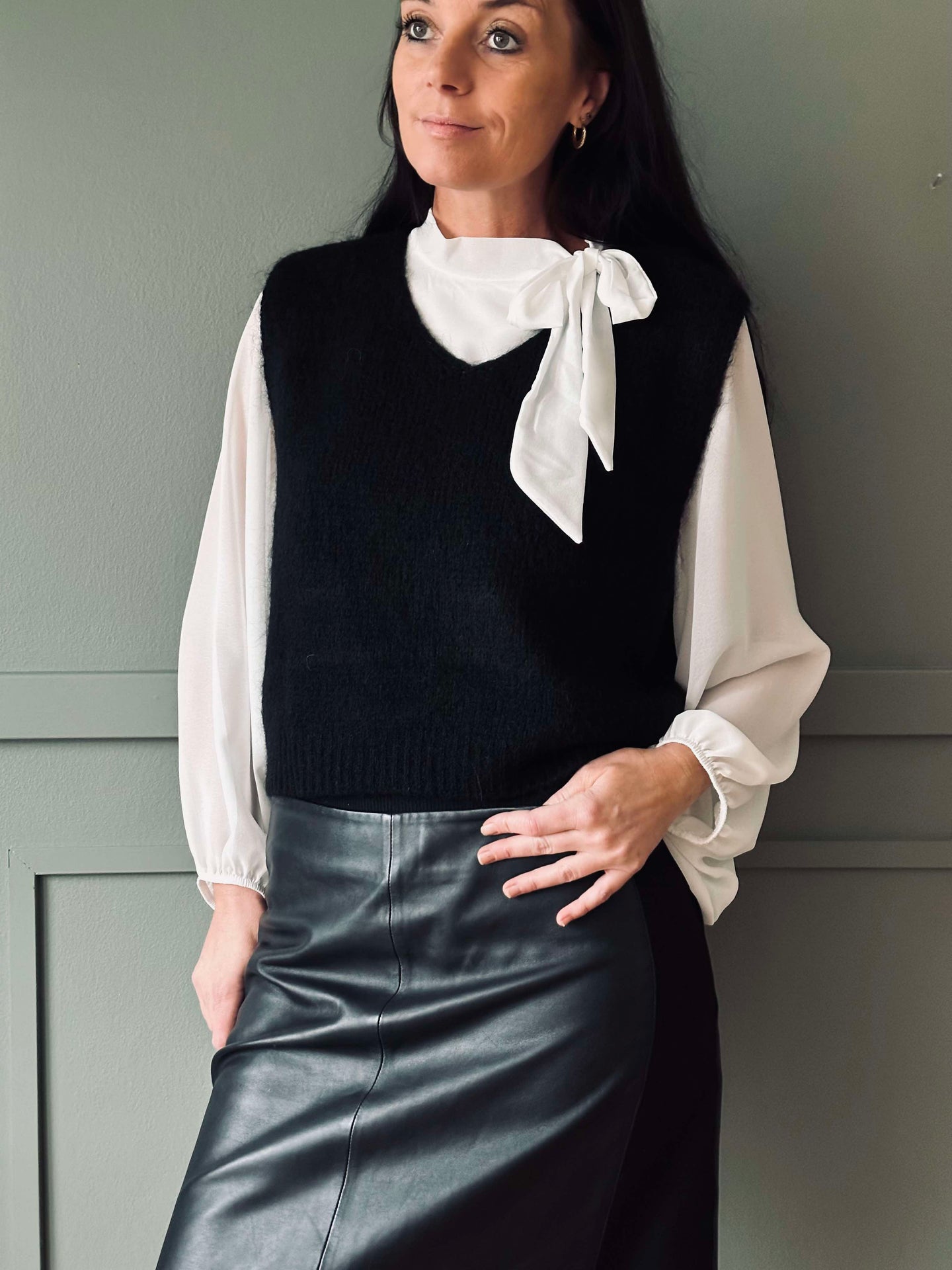 Bluse m. Schleife - White