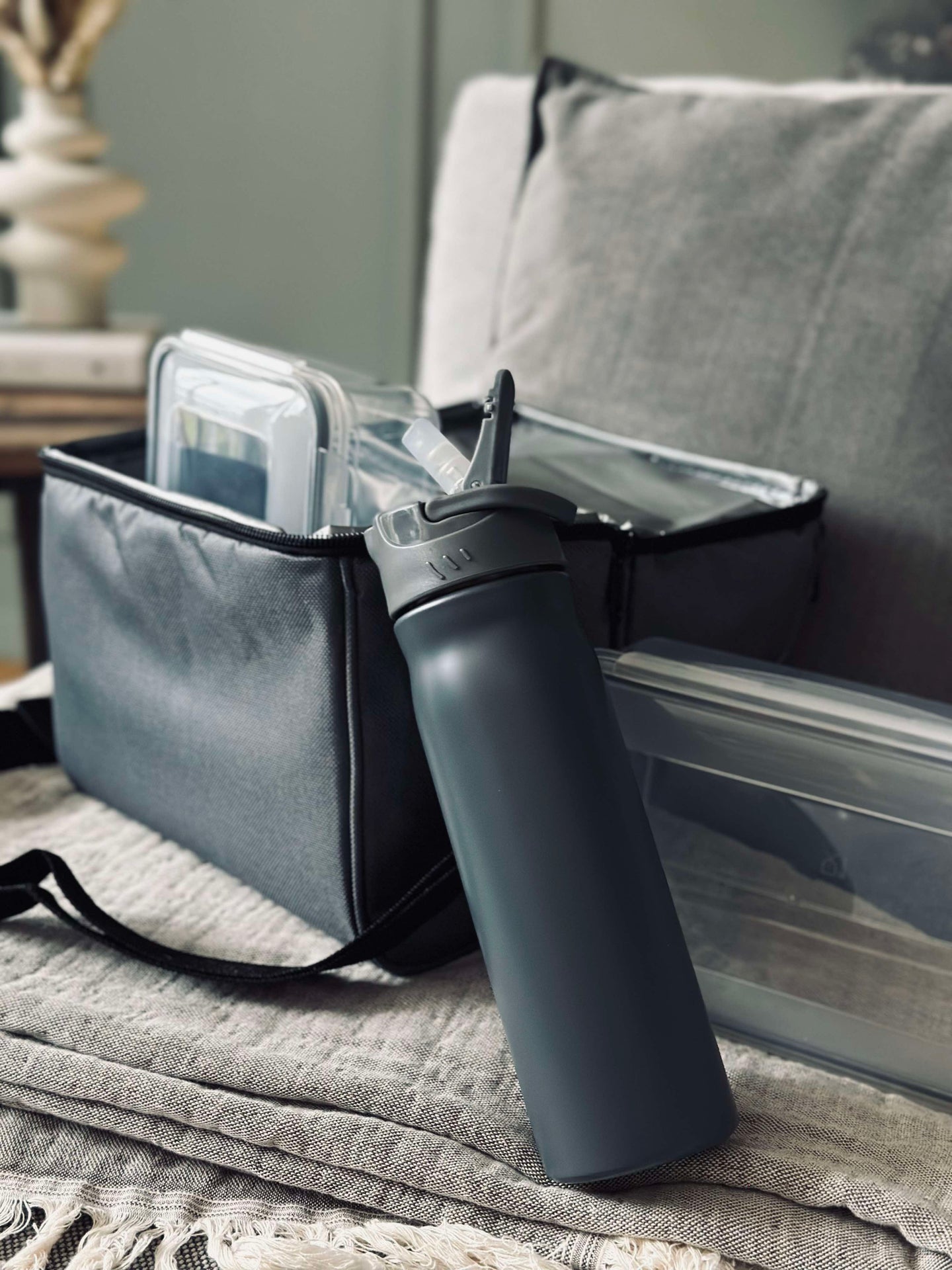 Kühltasche mit Inhalt - Grau