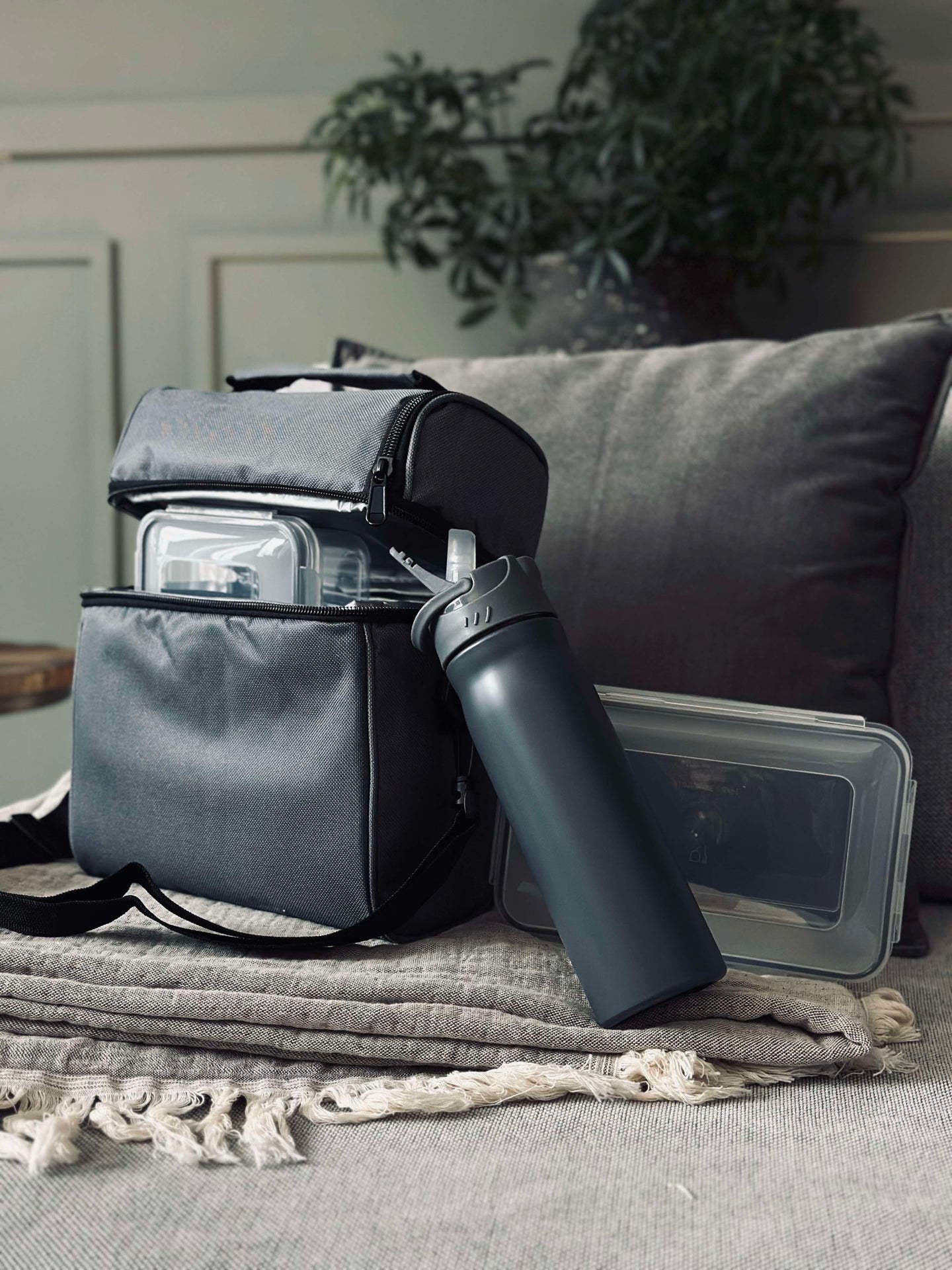 Kühltasche mit Inhalt - Grau