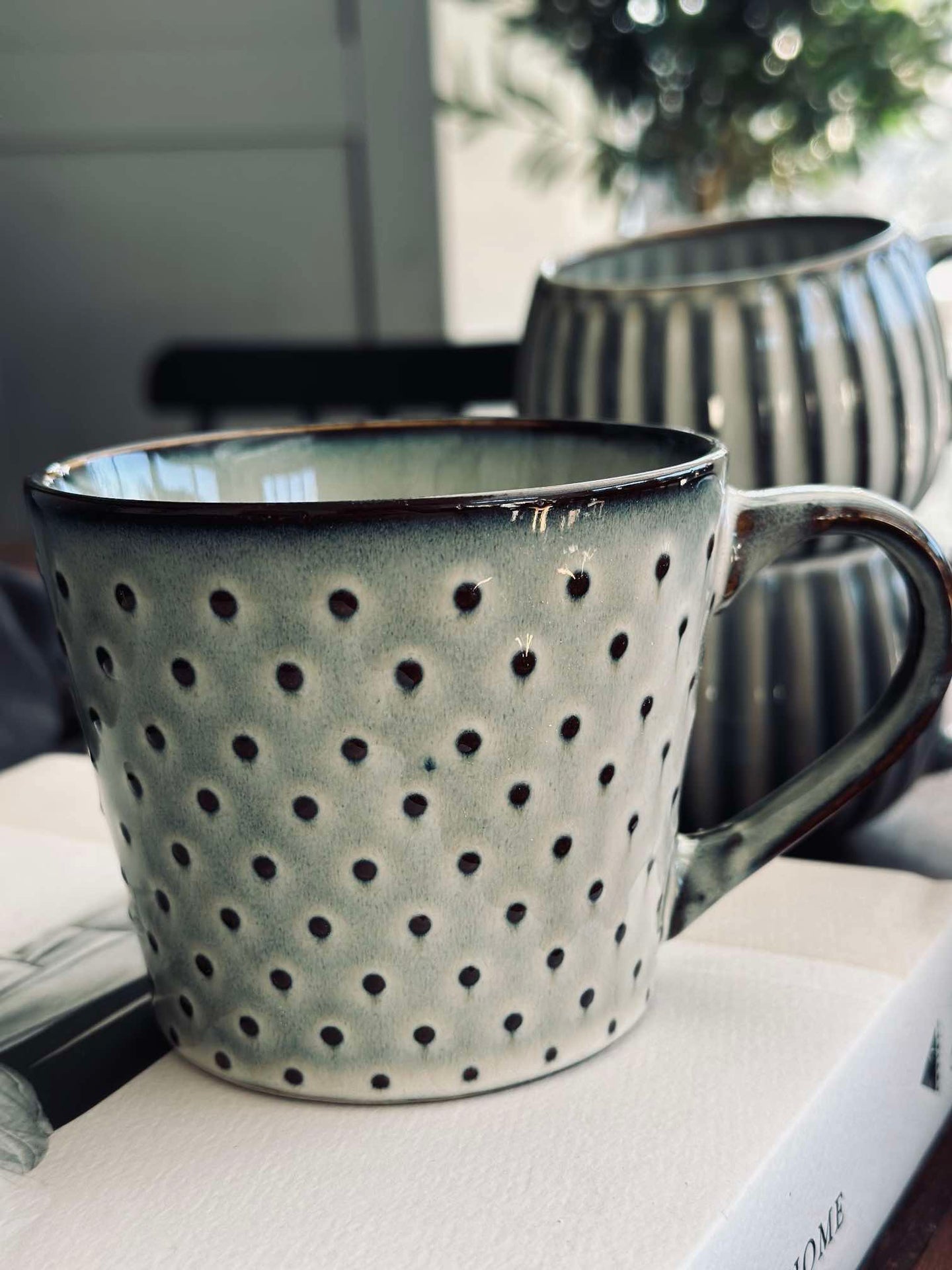 Becher DORA Dots - Hellgrau
