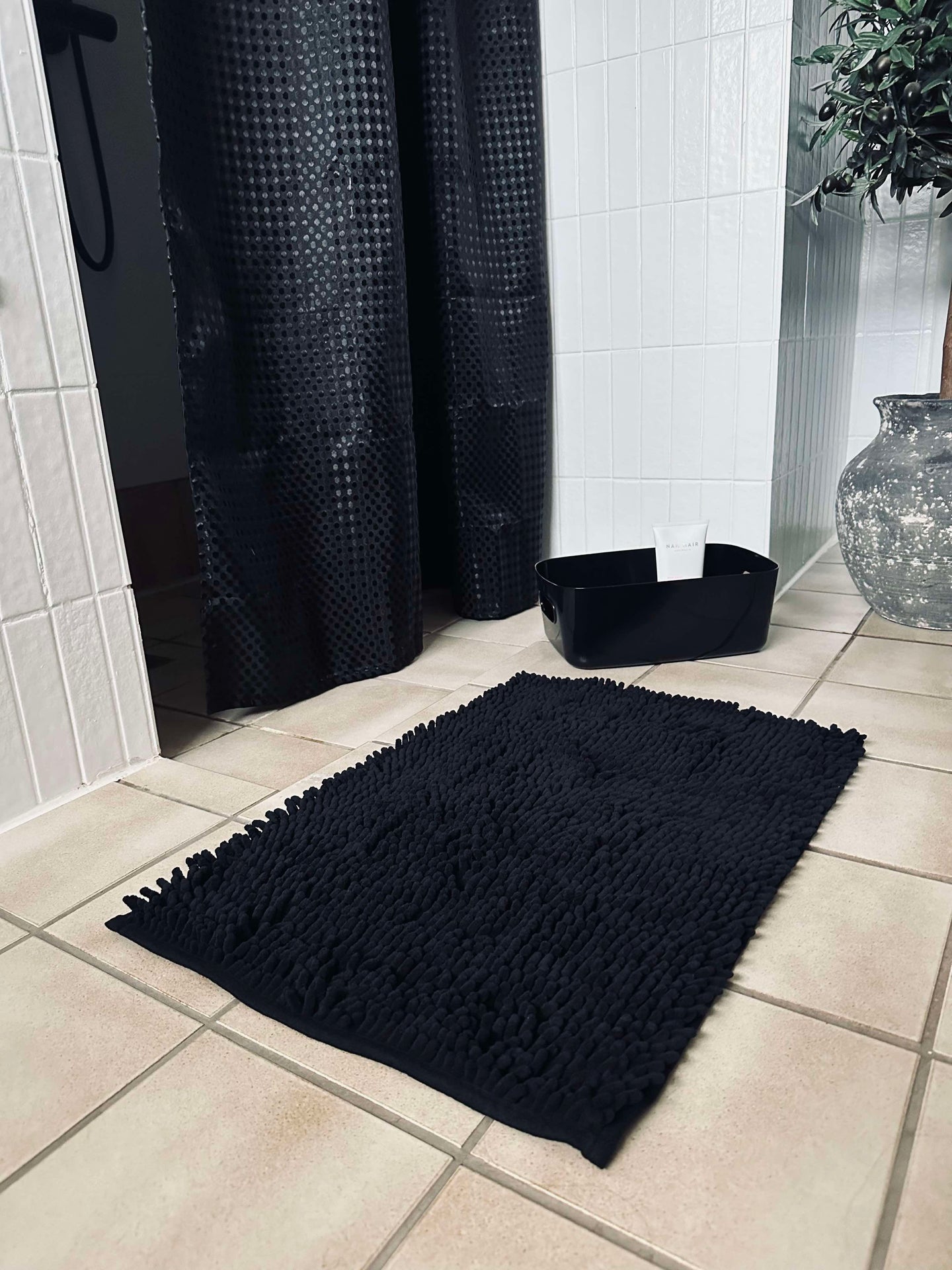 Badezimmer-Set: Duschvorhang & Badematte / Schwarz