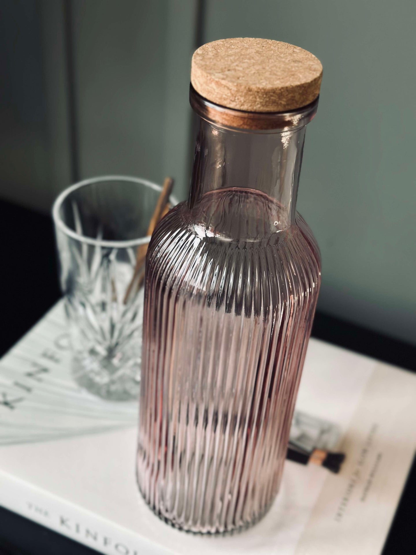 Wasserflasche mit Korkstopfen – Rosa 1 l