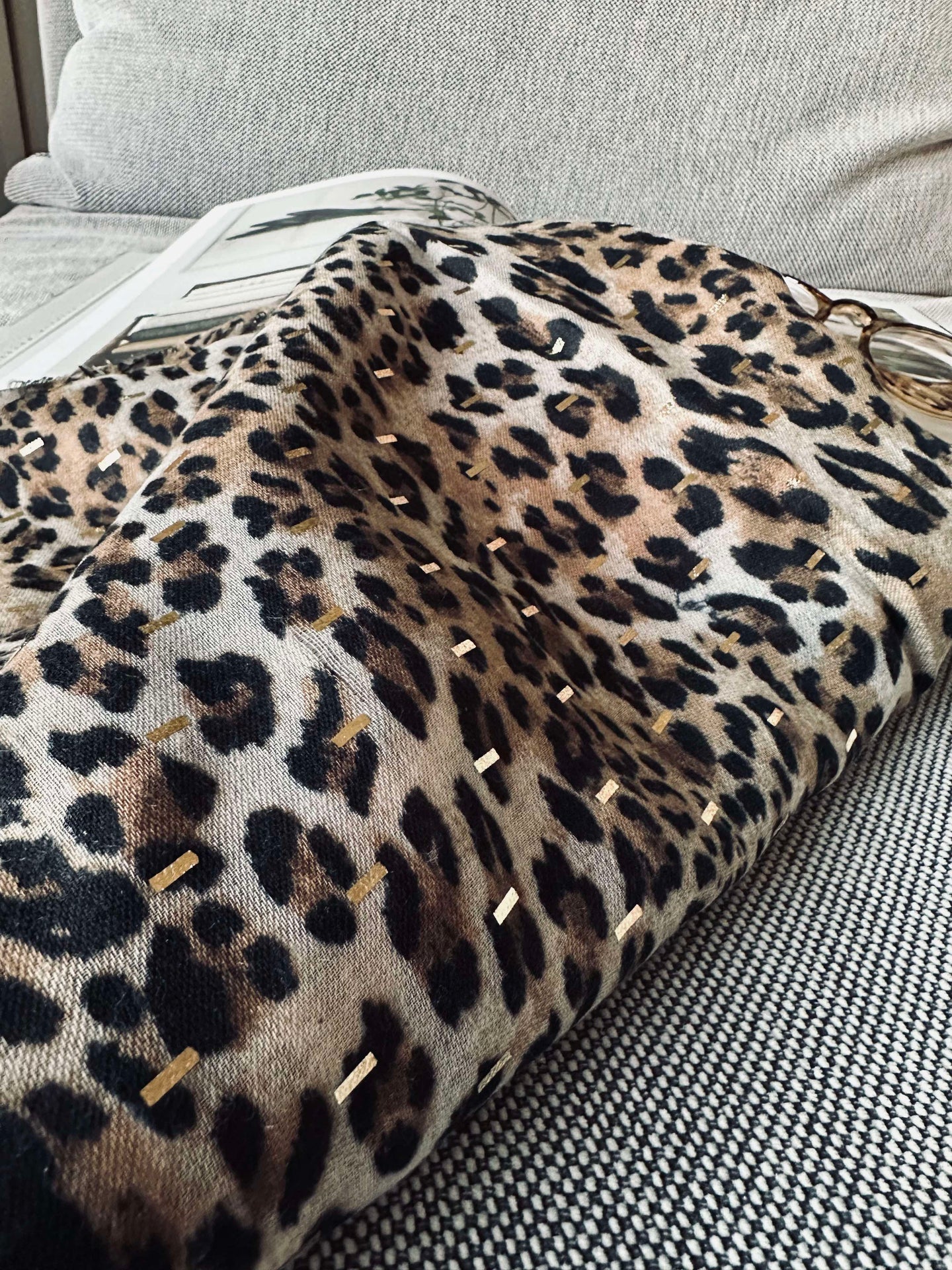 Tuch Leopard mit Golddetail - Beige
