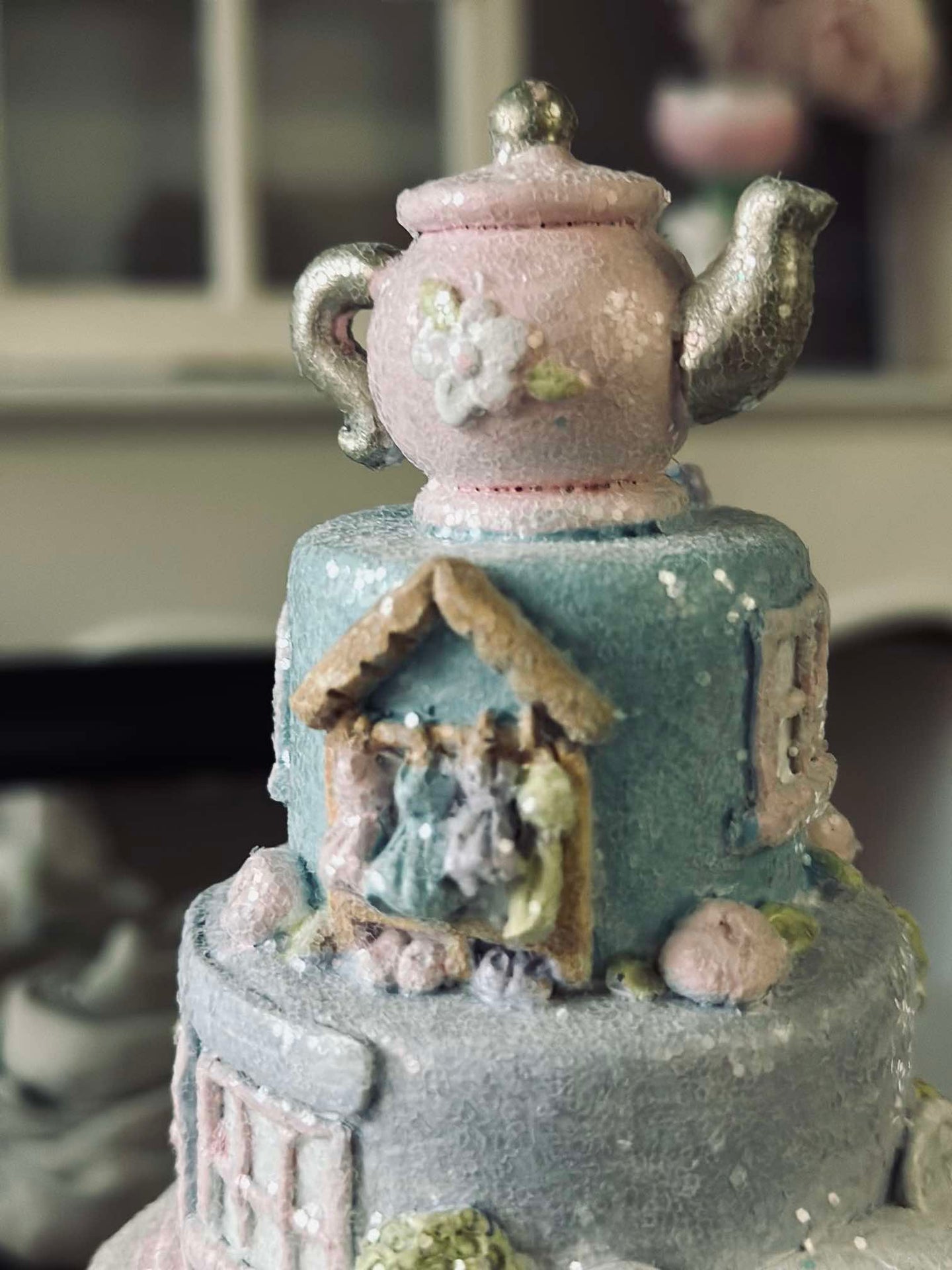 Torte mit Teetasse - Tischdeko