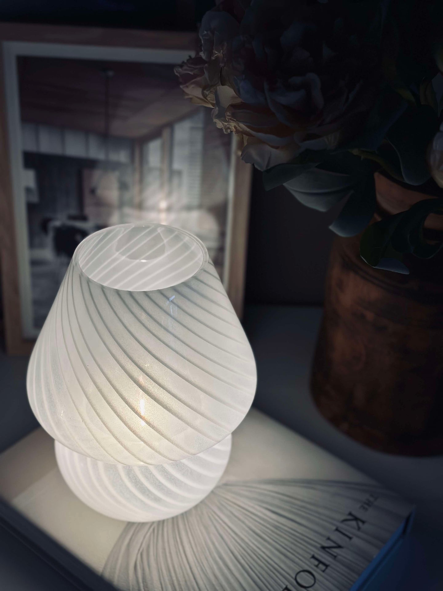 Mushroom Medium – Weißes mundgeblasenes Glas