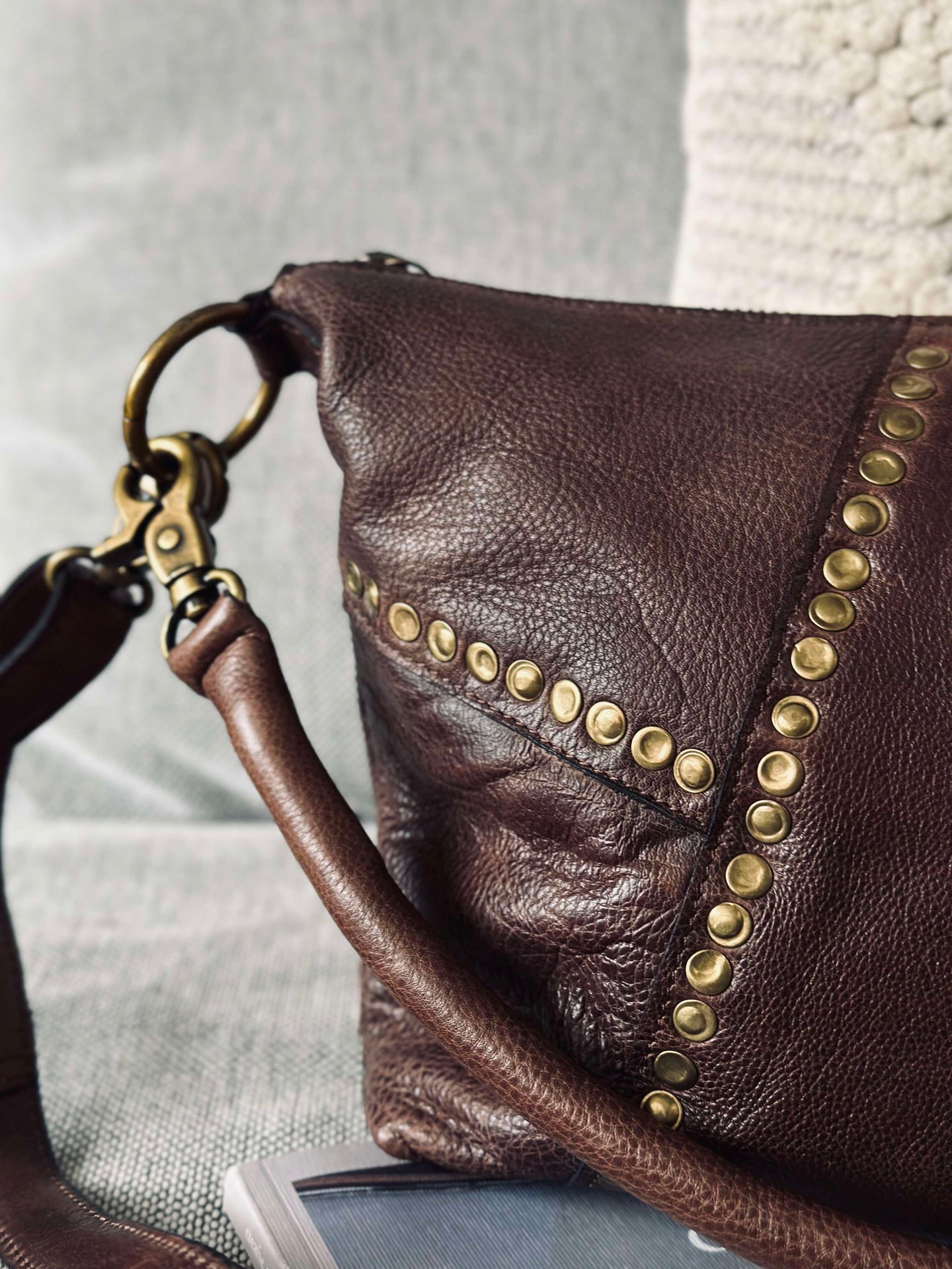 Schultertasche Loni Smoke