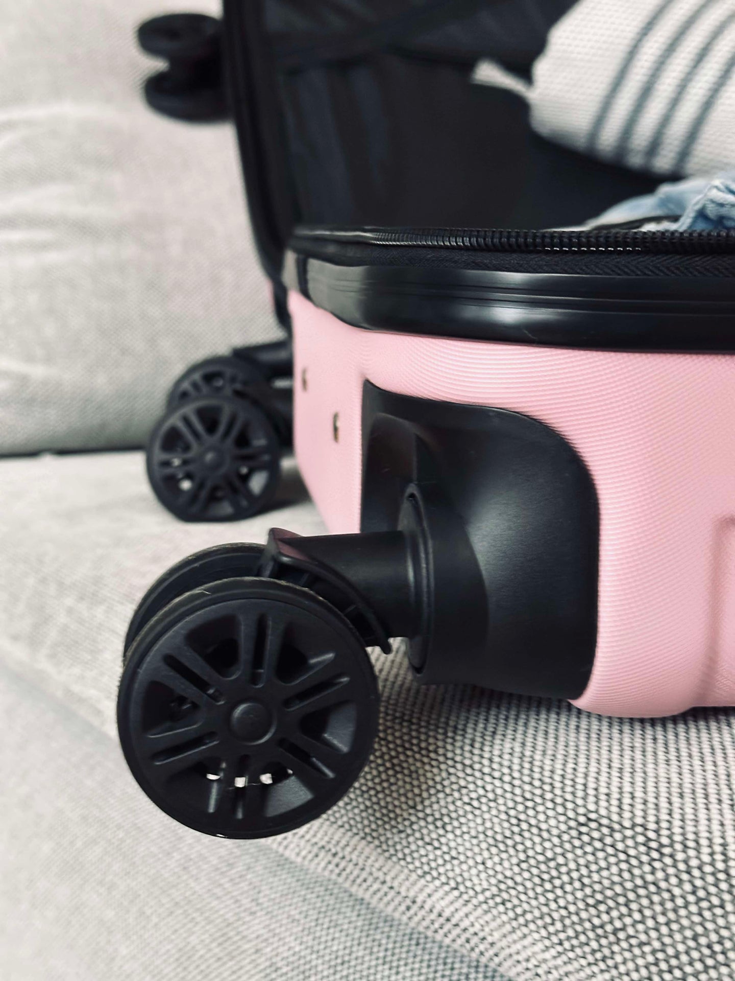 Koffer-Trolley Rosa leicht - kabinengeeignet