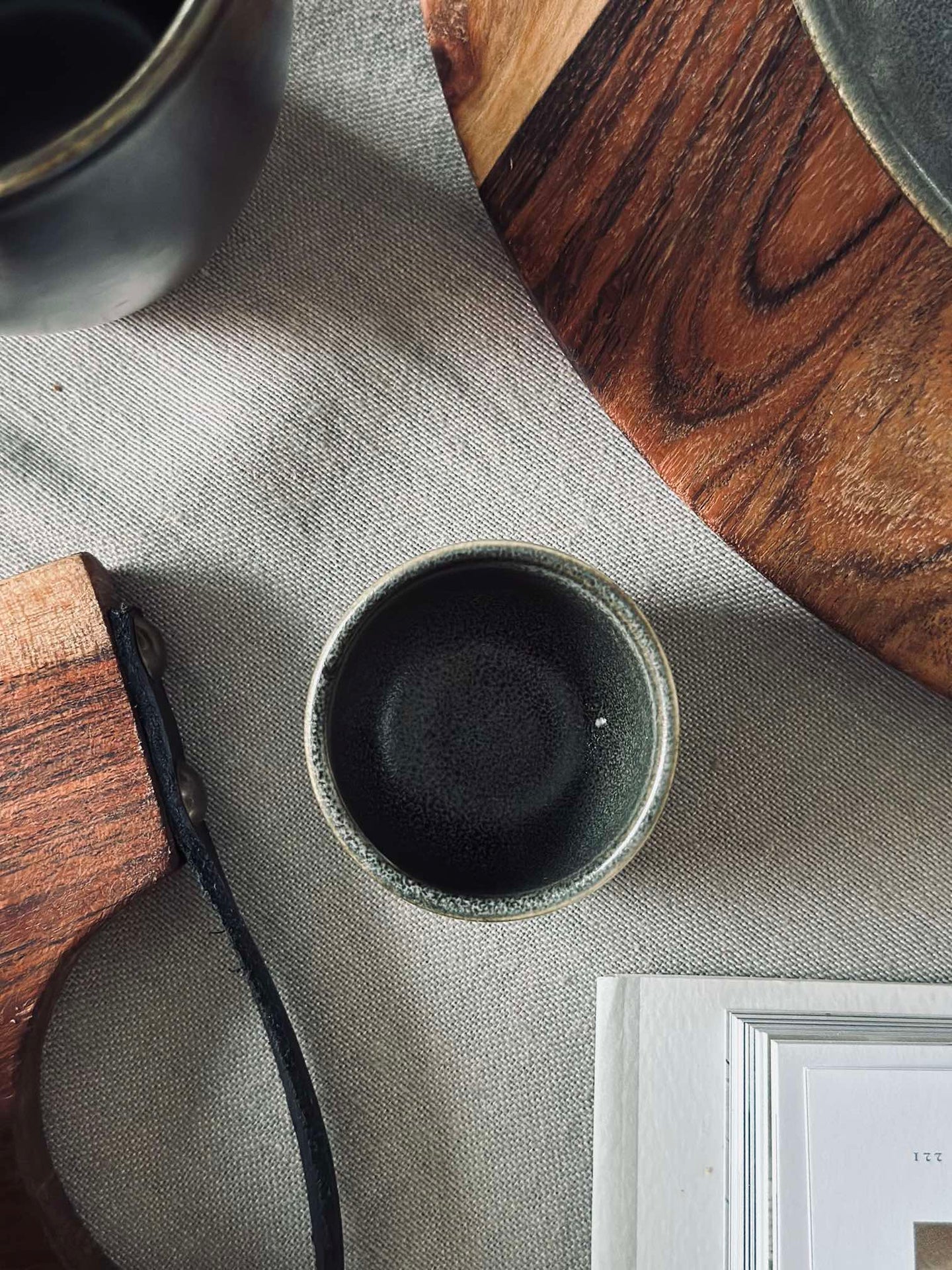 Eierbecher aus Steingut - Grau