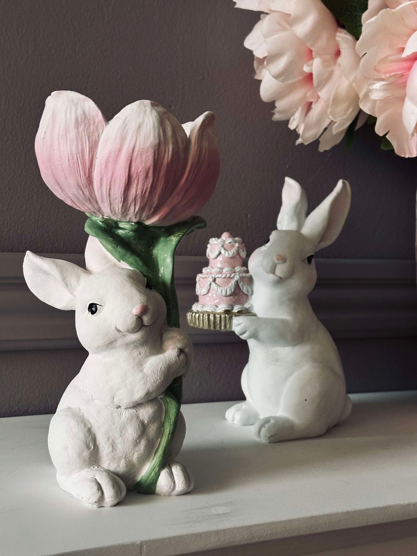 Hase mit Blume