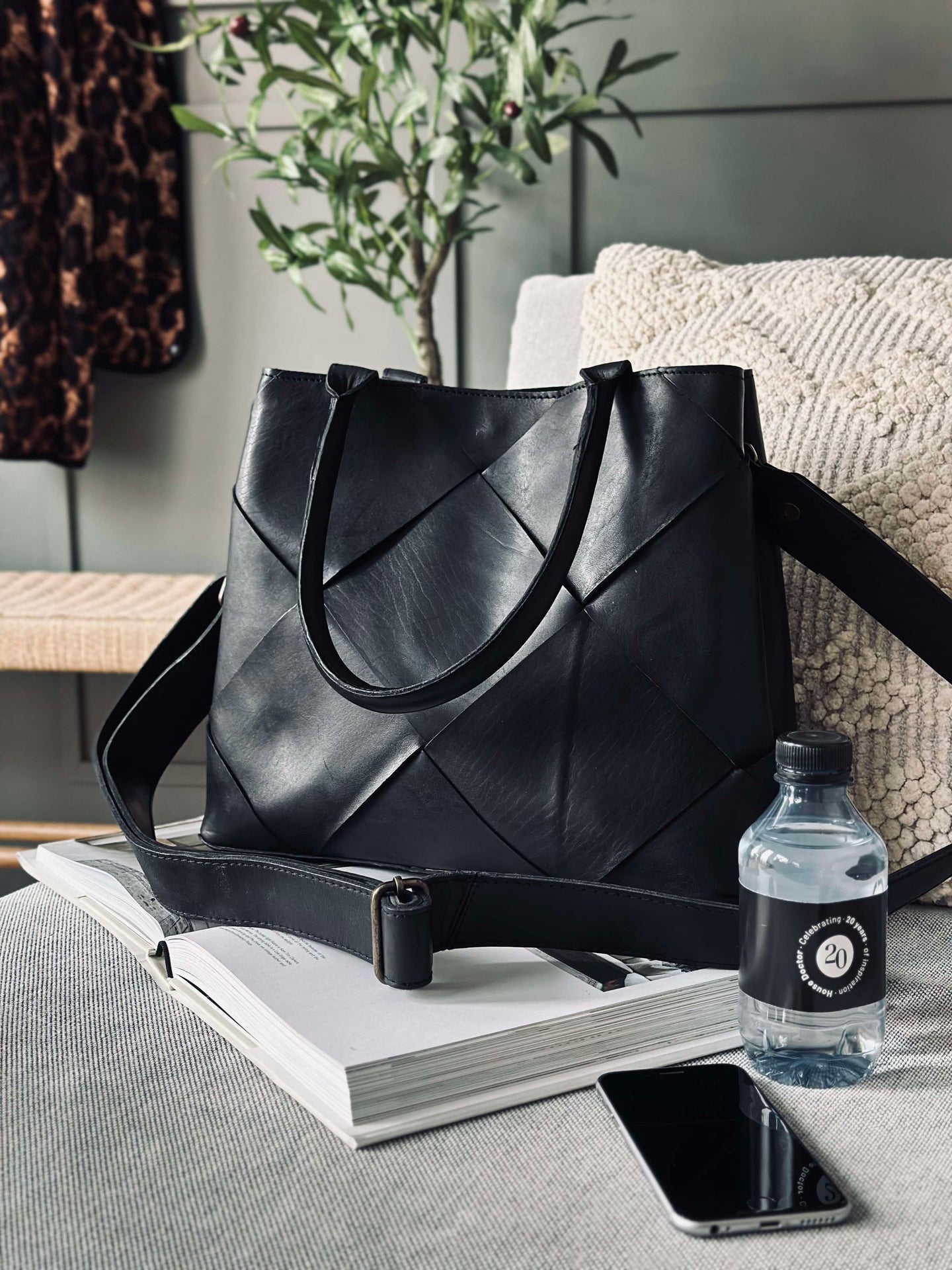 Exklusive handgeflochtene Schultertasche - Schwarz