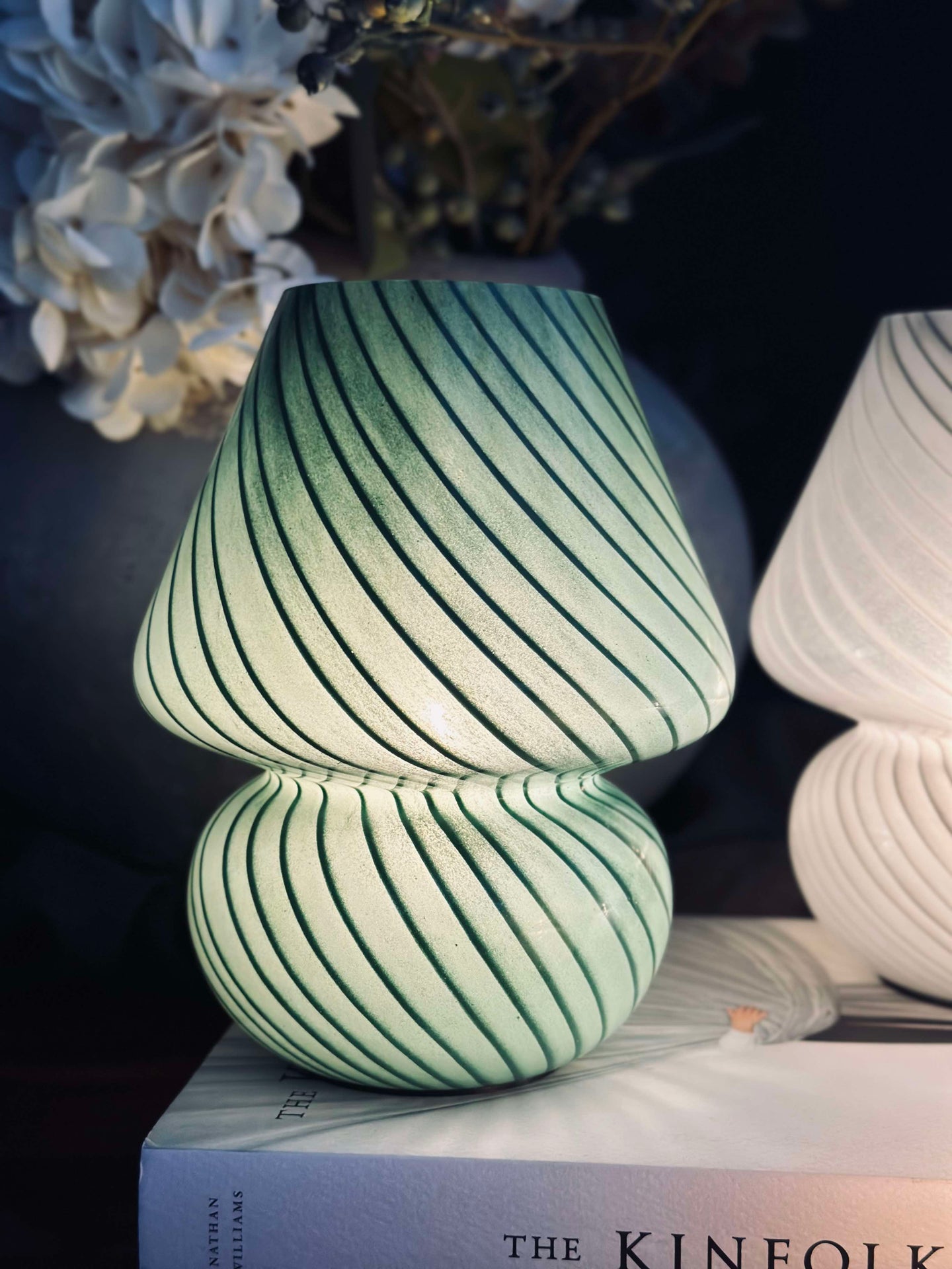 Mushroom Large - Grünes mundgeblasenes Glas