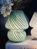 Mushroom Medium - Grünes mundgeblasenes Glas