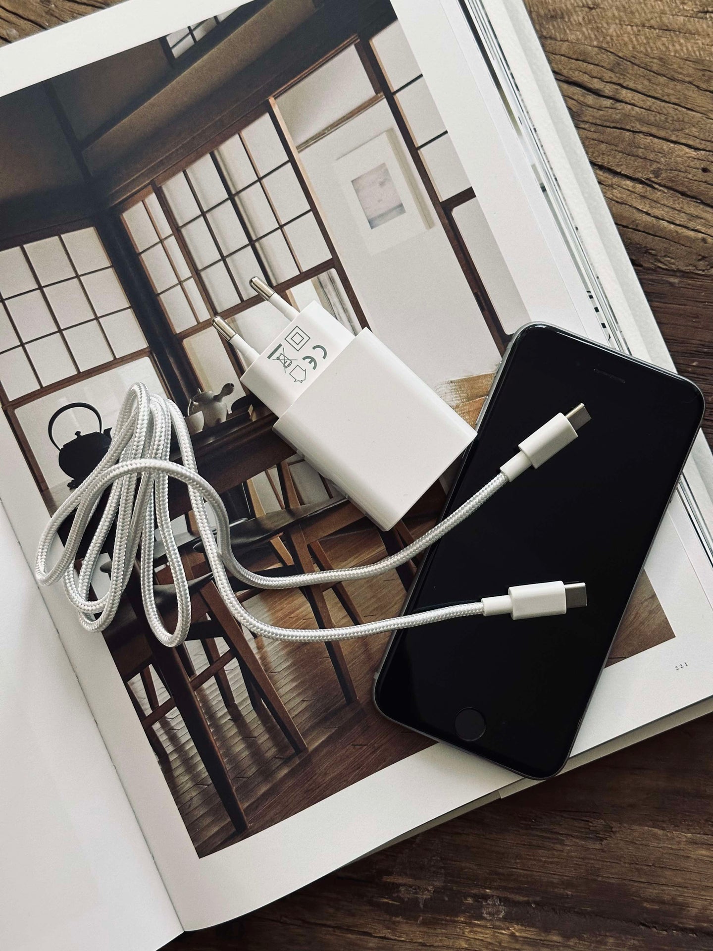 Ladegerät USB-C + 1 m Nylonkabel: USB-C zu USB-C