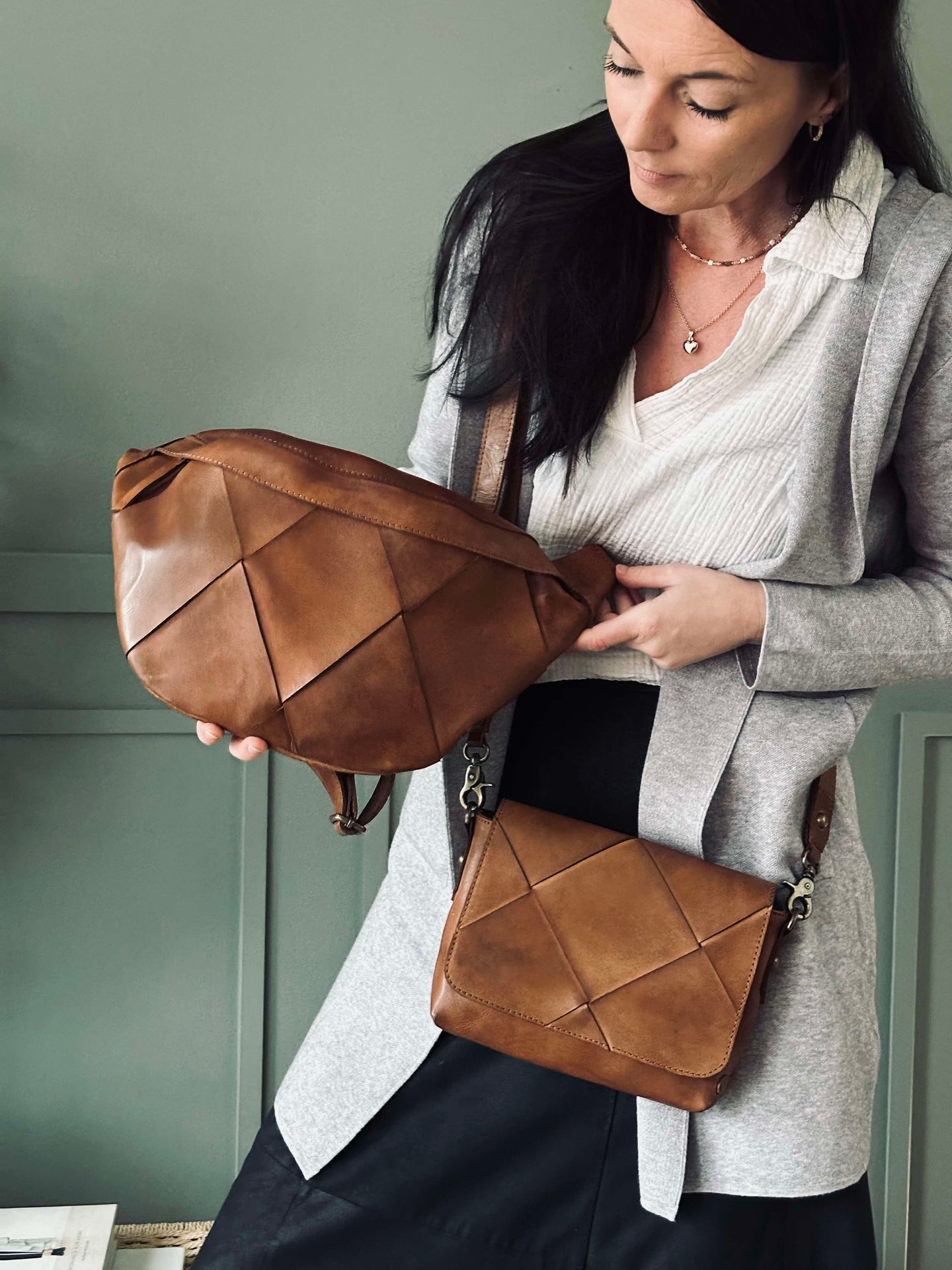 Exklusive handgeflochtene Crossover-Tasche - Cognac