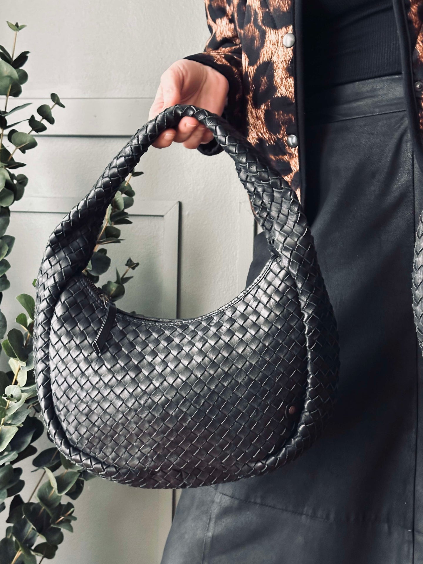 Elegante handgeflochtene Schultertasche - Black