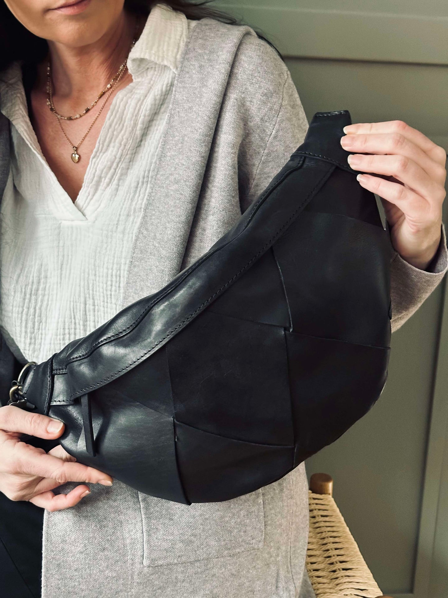 Exklusive handgeflochtene Bauchtasche - Schwarz
