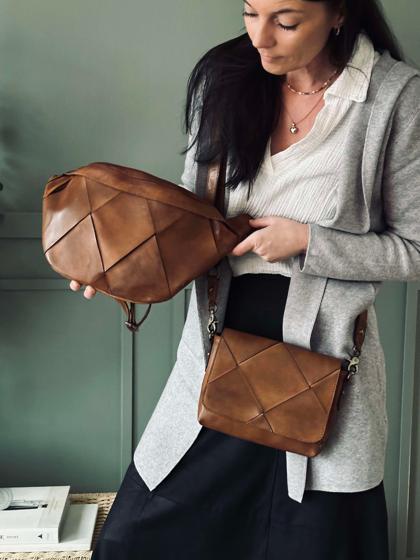 Exklusive handgeflochtene Bauchtasche - Cognac
