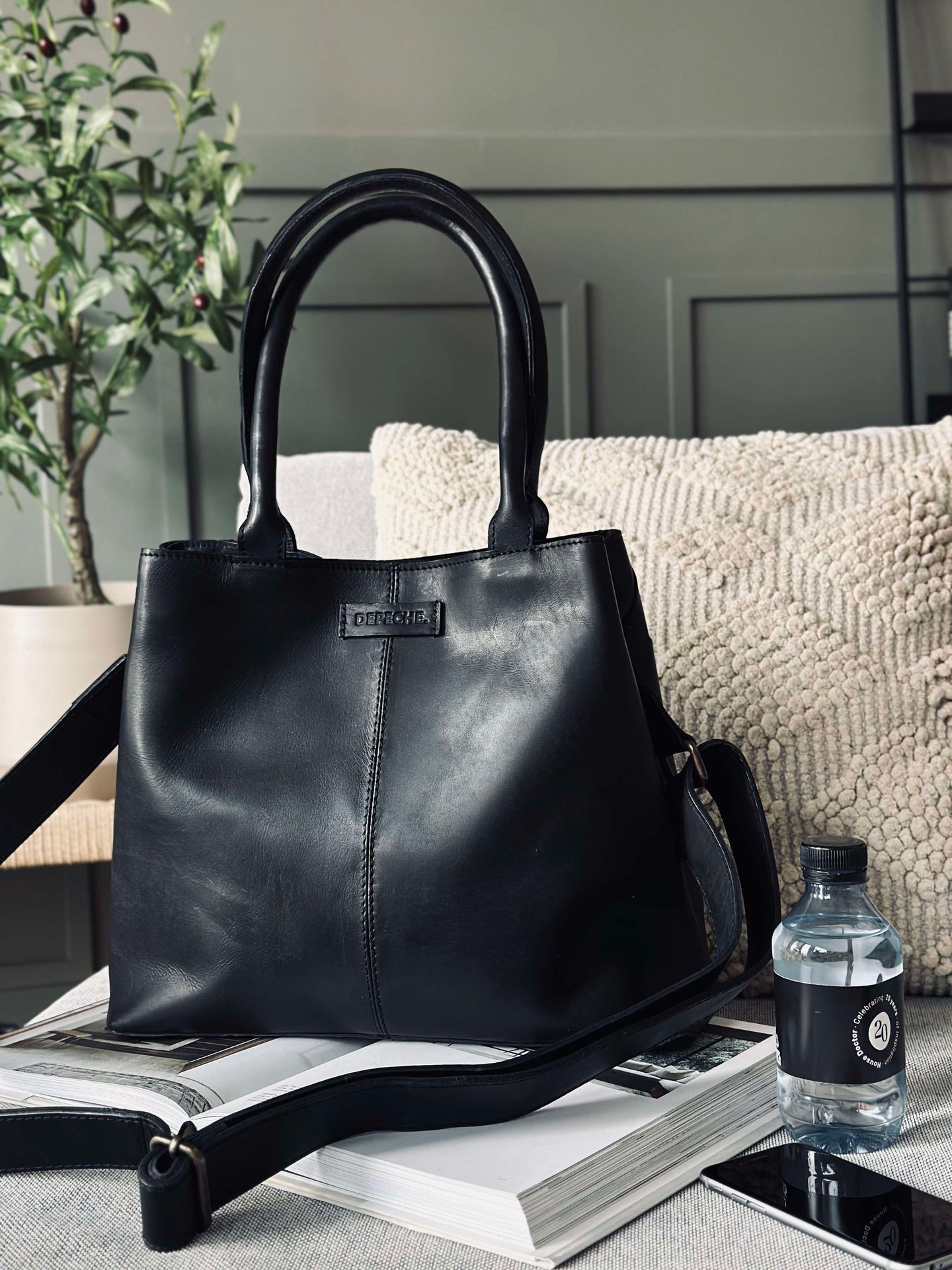 Exklusive handgeflochtene Schultertasche - Schwarz