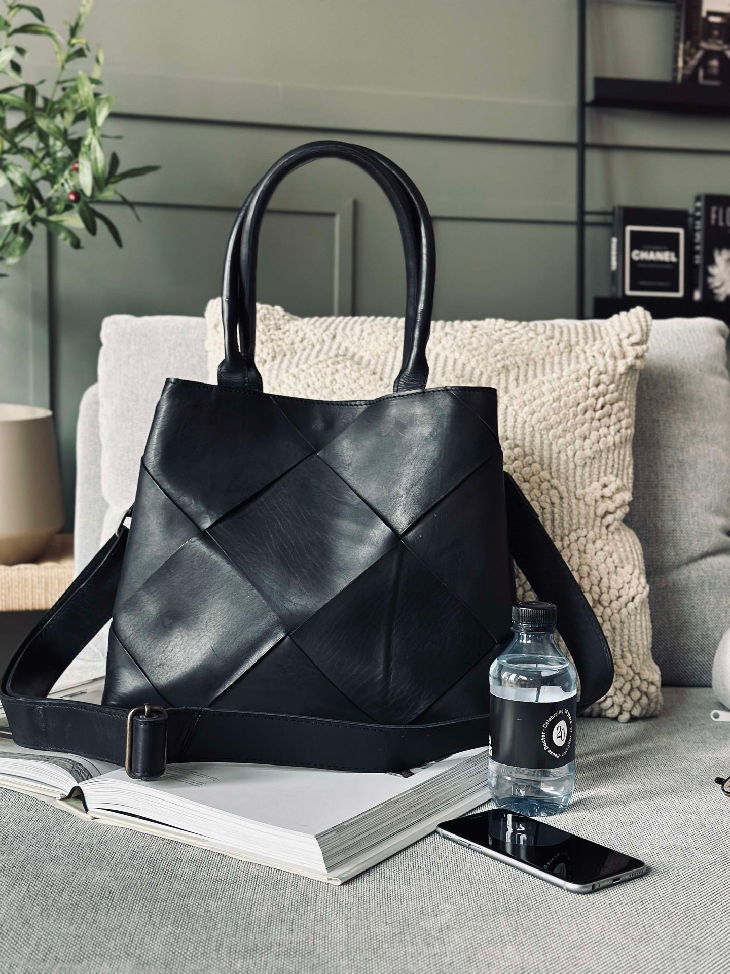 Exklusive handgeflochtene Schultertasche - Schwarz