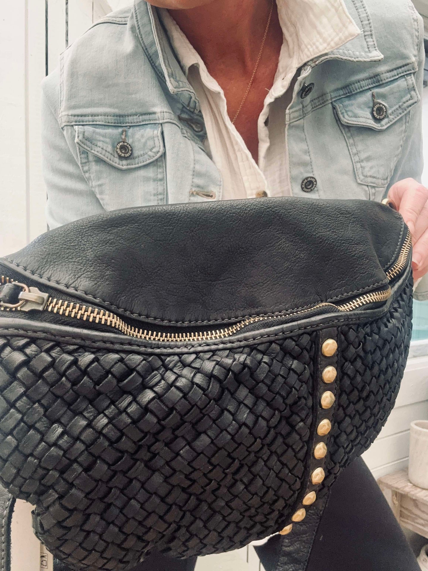 Gürteltasche JOMA mit Geflecht und Nieten - Schwarz
