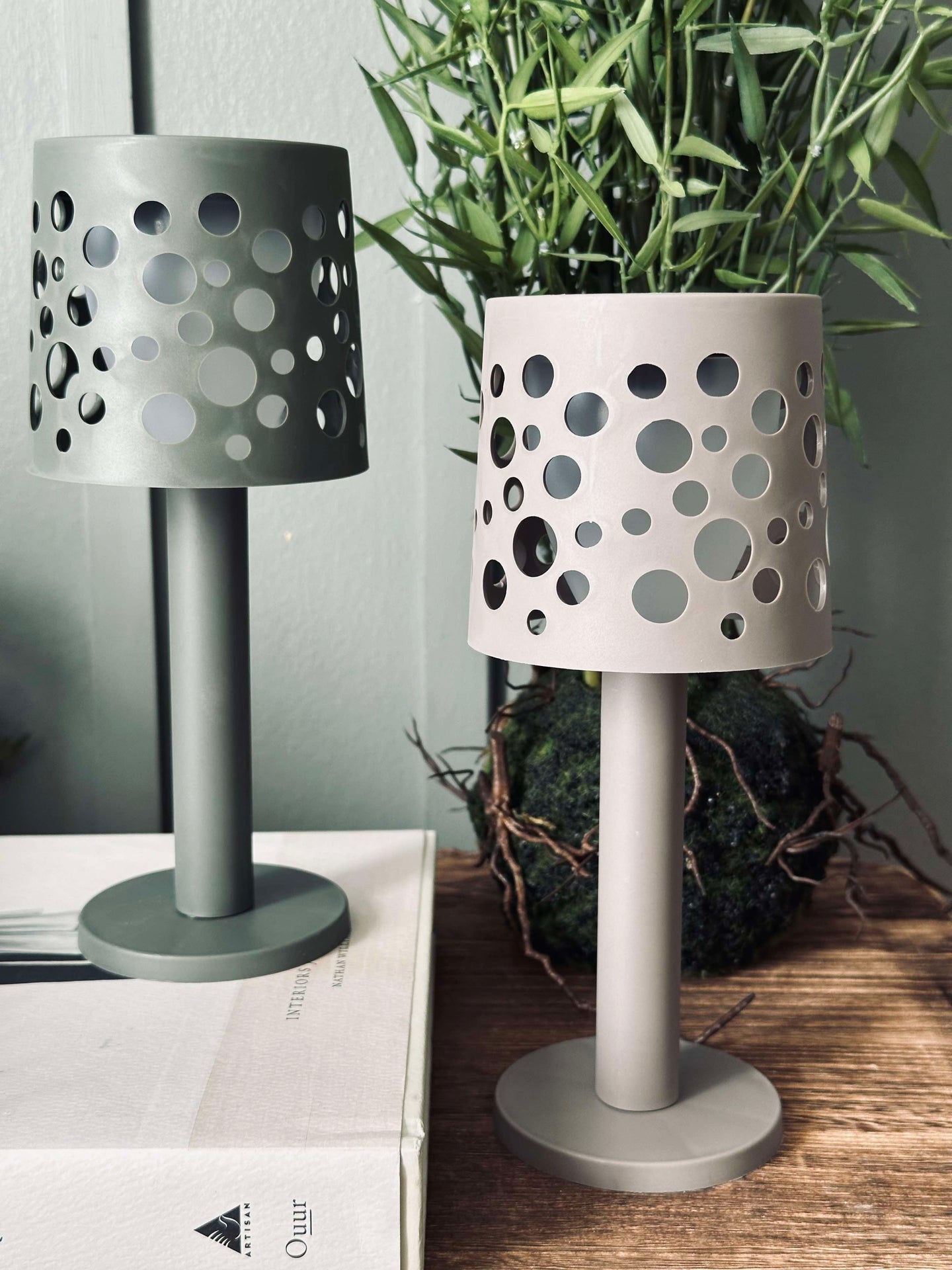 Tischlampe mit Solarzellen - Hellbeige