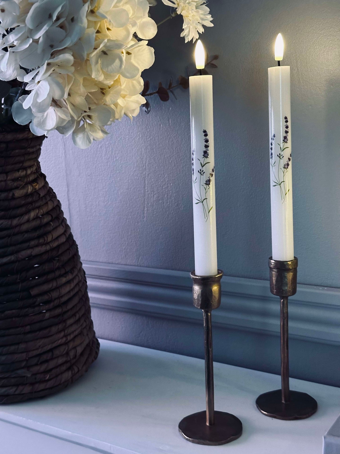 LED-Lavendel-Stabkerzen – Set mit 2 Stück