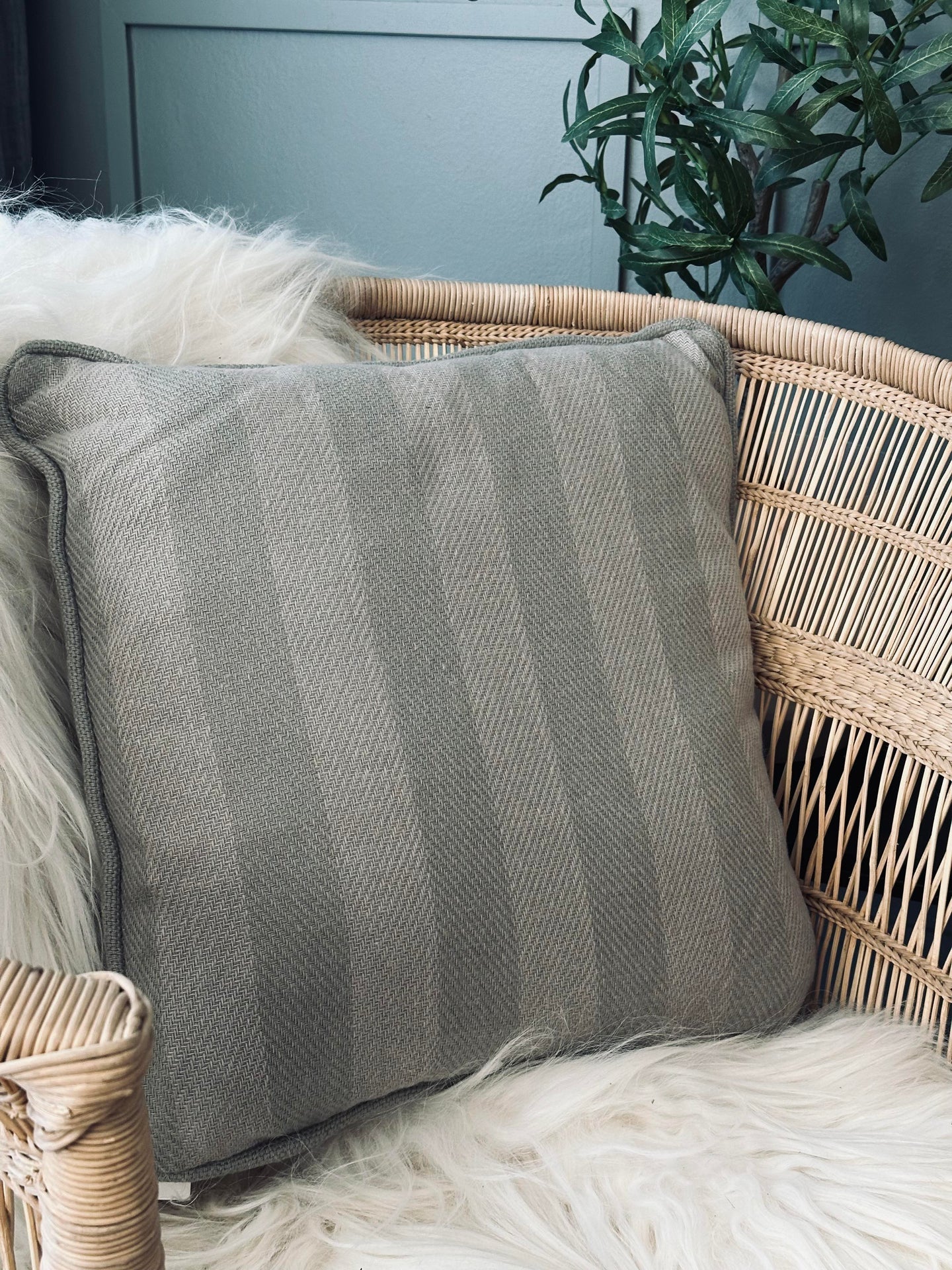 Kissen mit Füllung - Grau / Mint gestreift 43x43