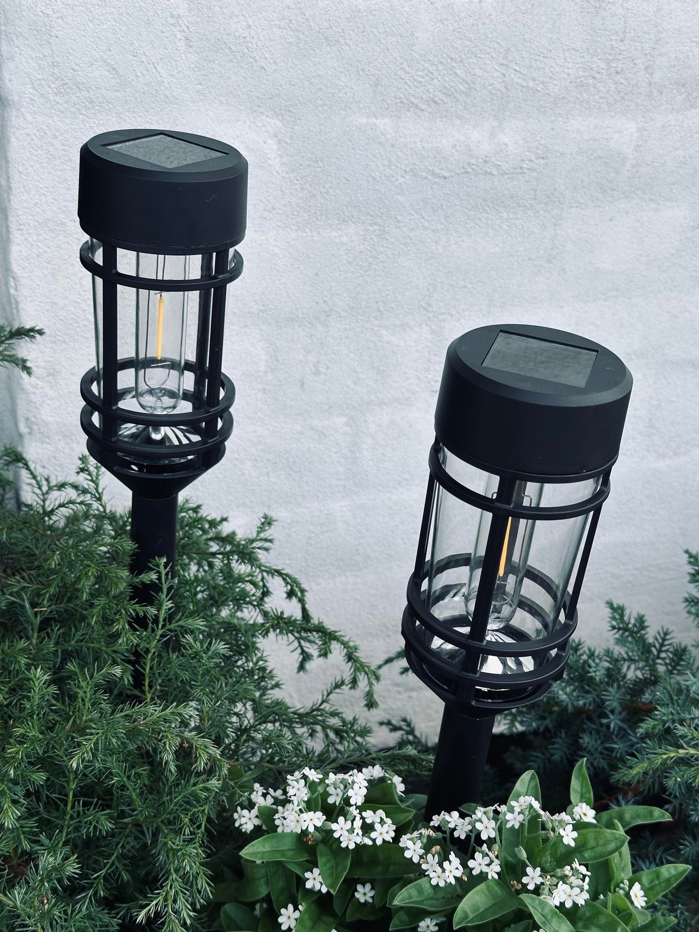 Gartenlampe NERO mit Solar – Set mit 2 Stück.