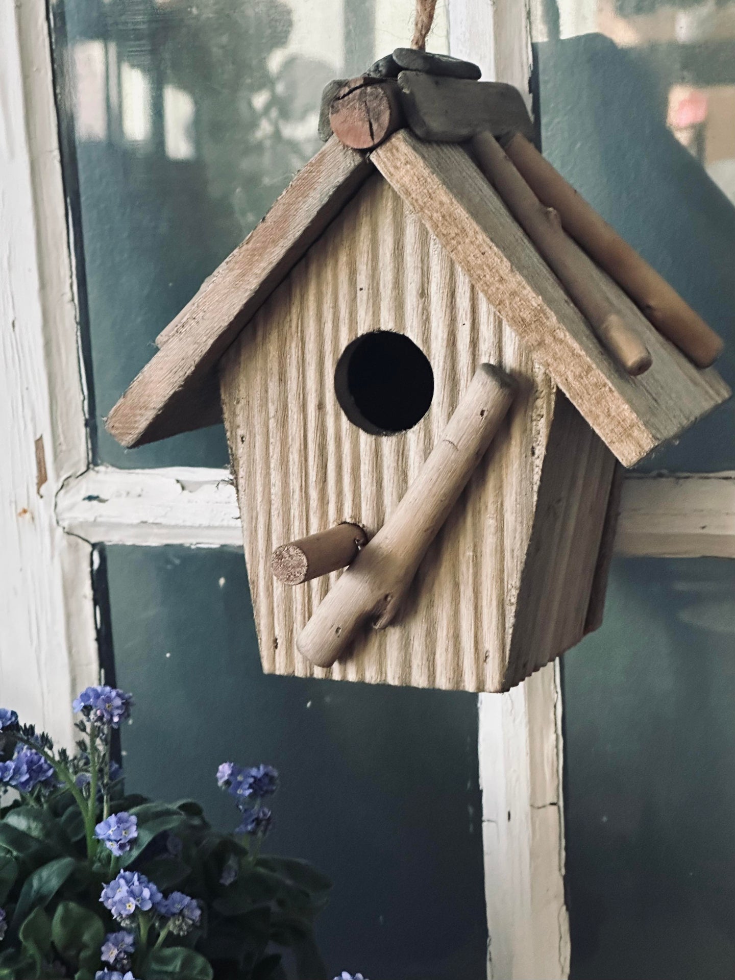 Vogelhaus aus gewaschenem Holz