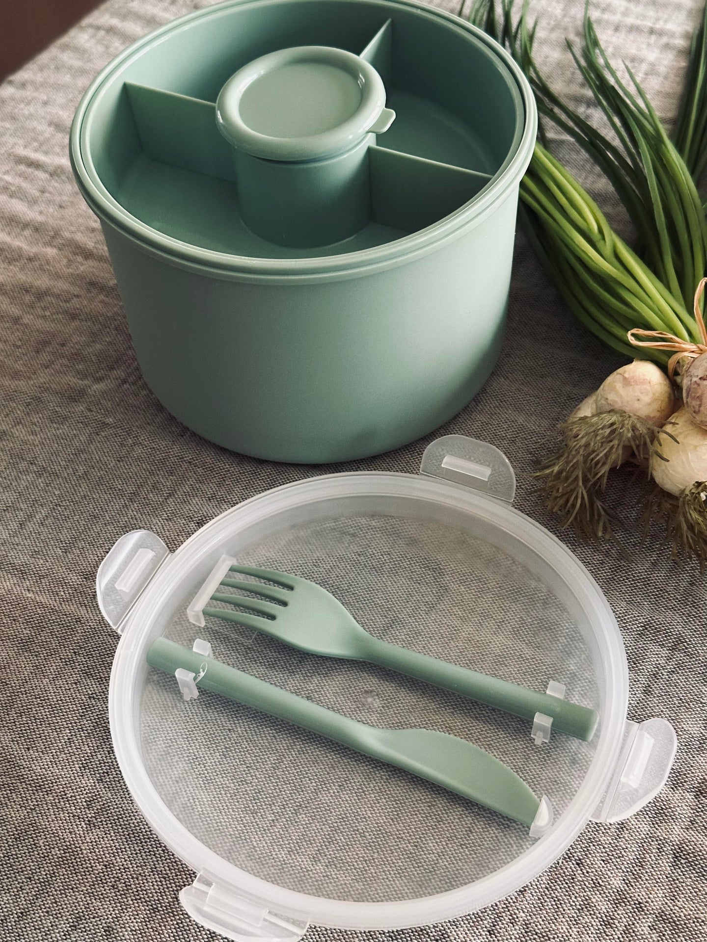 Lunchbox mit Dressingbecher - Grün