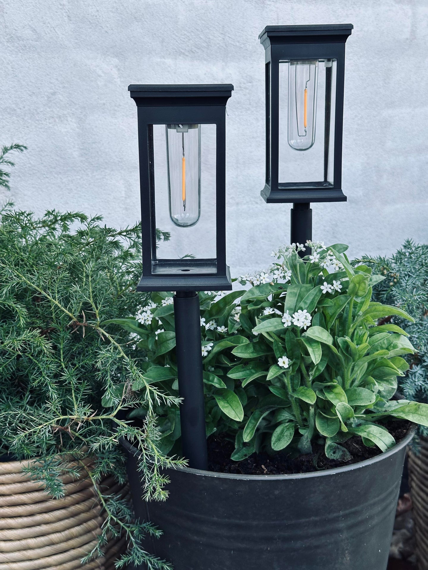 Gartenlampe MIRA mit Solar – Set mit 2 Stück.