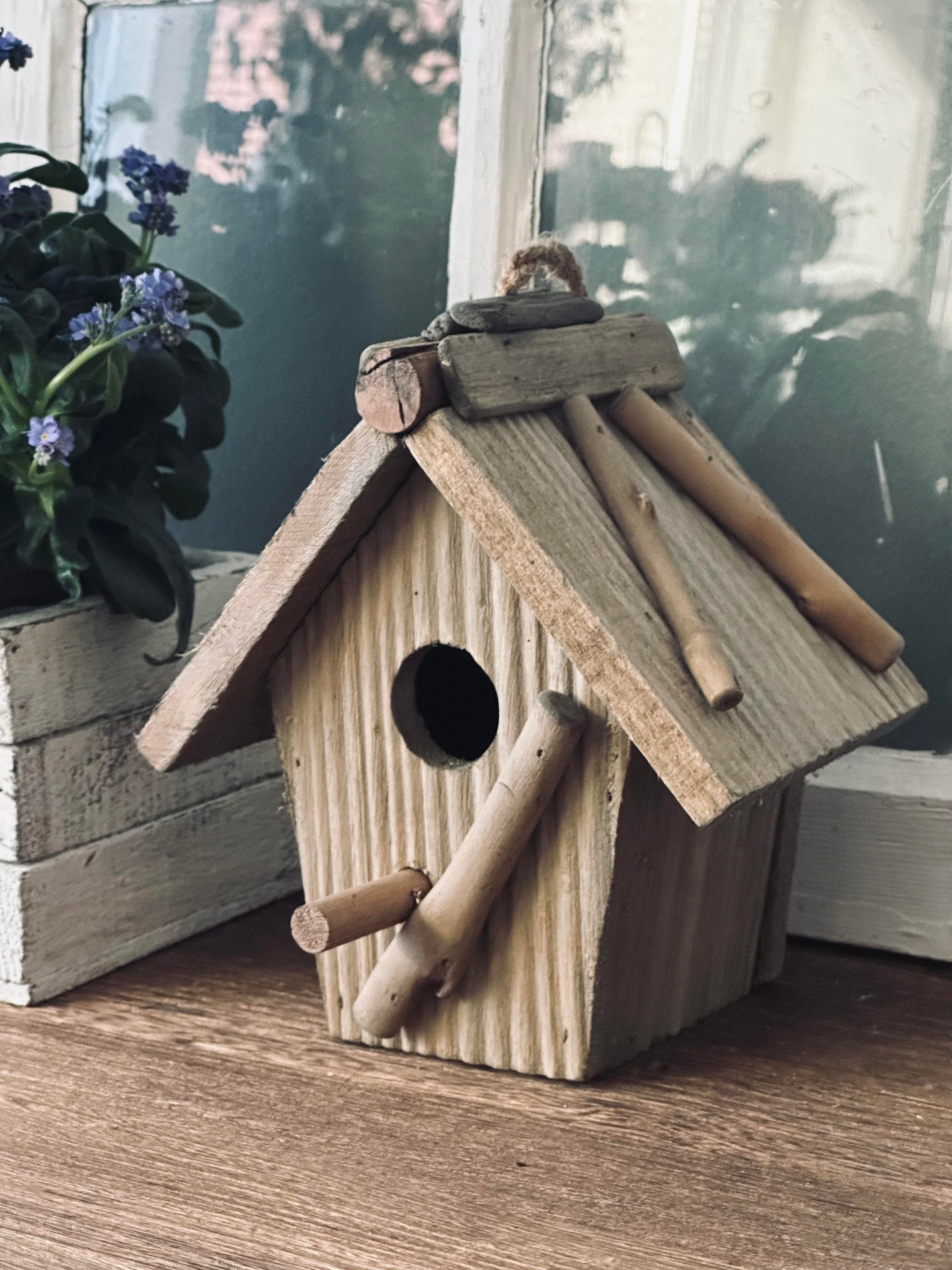 Vogelhaus aus gewaschenem Holz