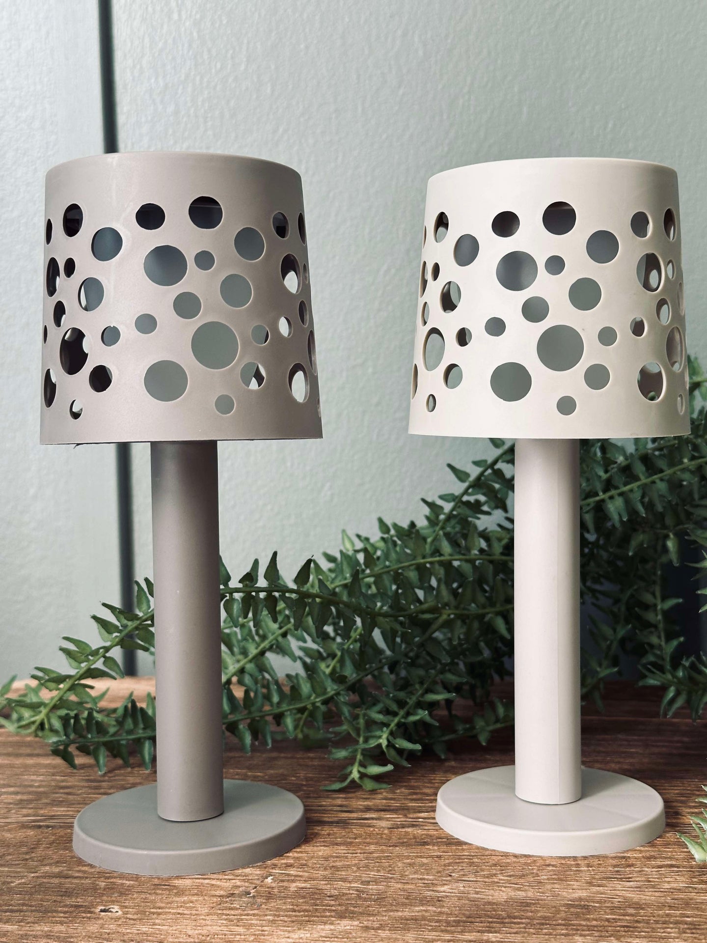 Tischlampe mit Solarzellen - Dunkelbeige